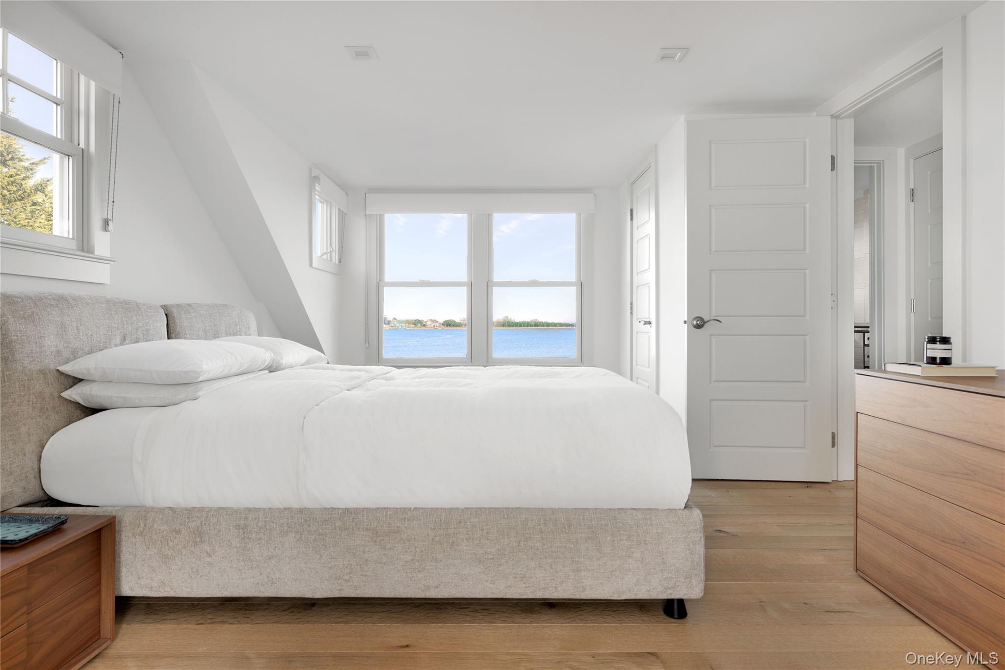 #13 photo, 20 Whalers Walk, Southampton , NY 11963