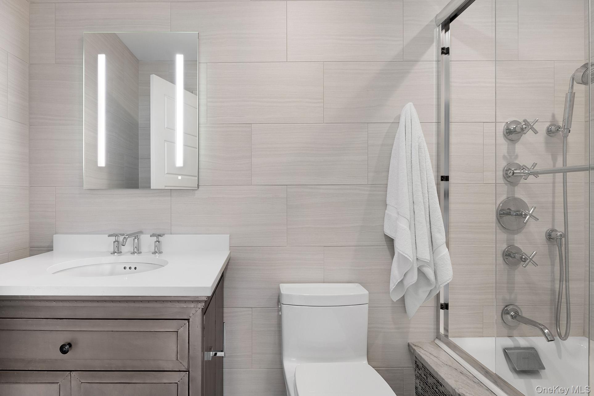 #18 photo, 20 Whalers Walk, Southampton , NY 11963