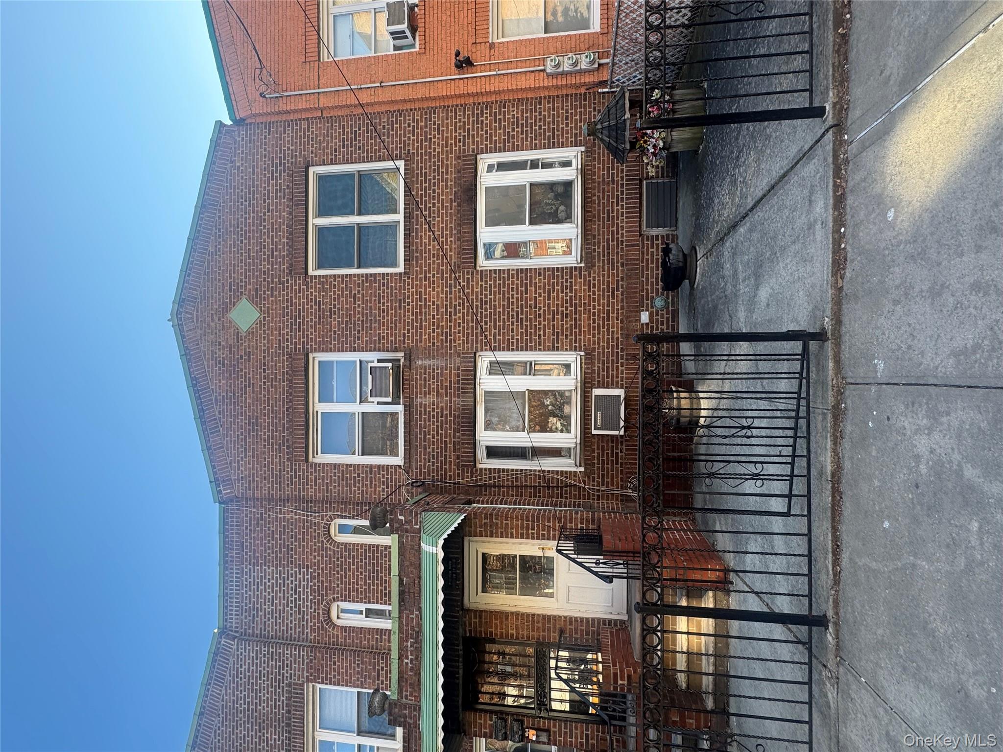 #4 photo, 28-27 44th Street, Куинс ‖ Astoria , NY 11103