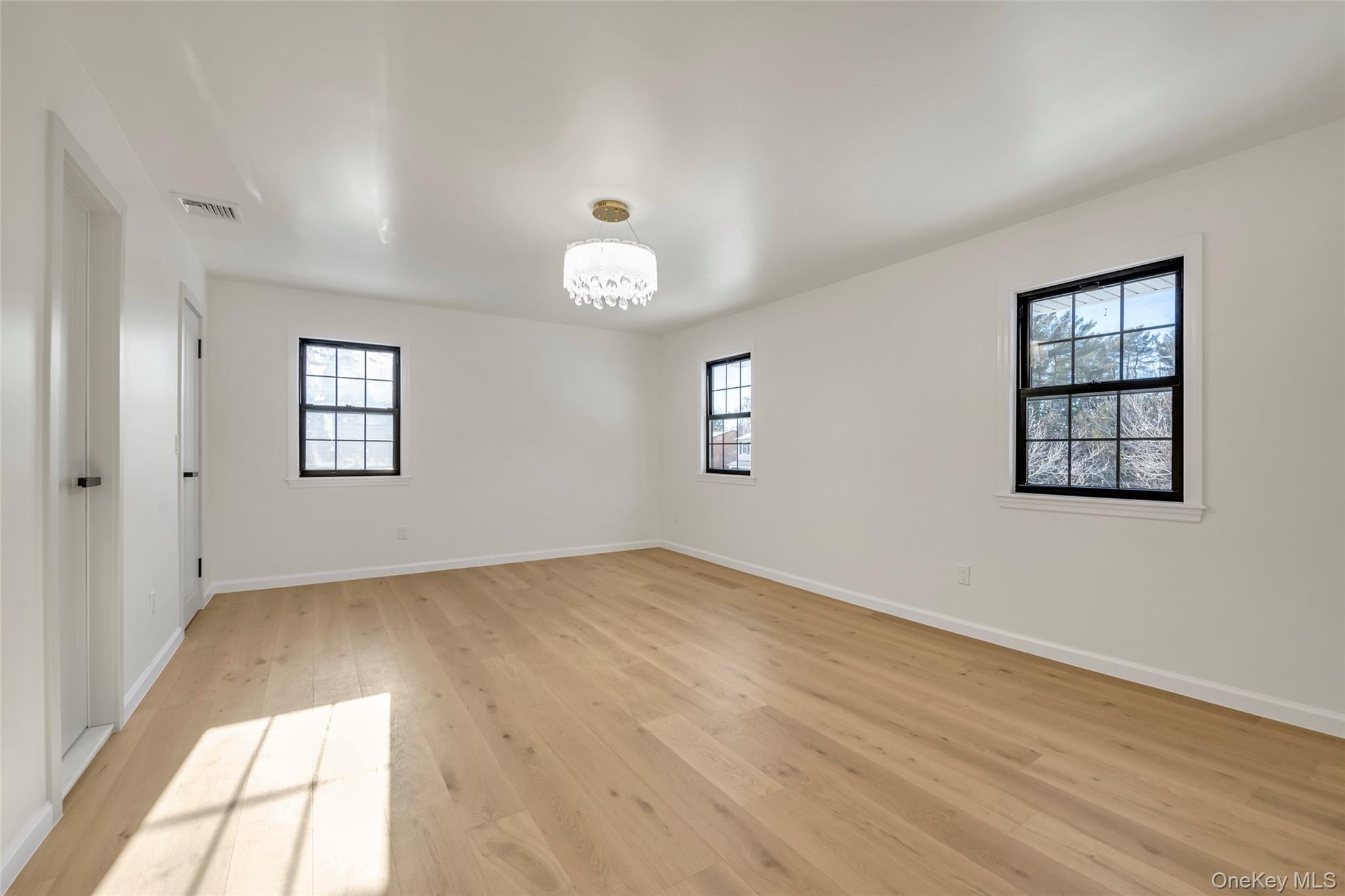 #14 photo, 26 Roseanne Drive, Woodbury , NY 11797