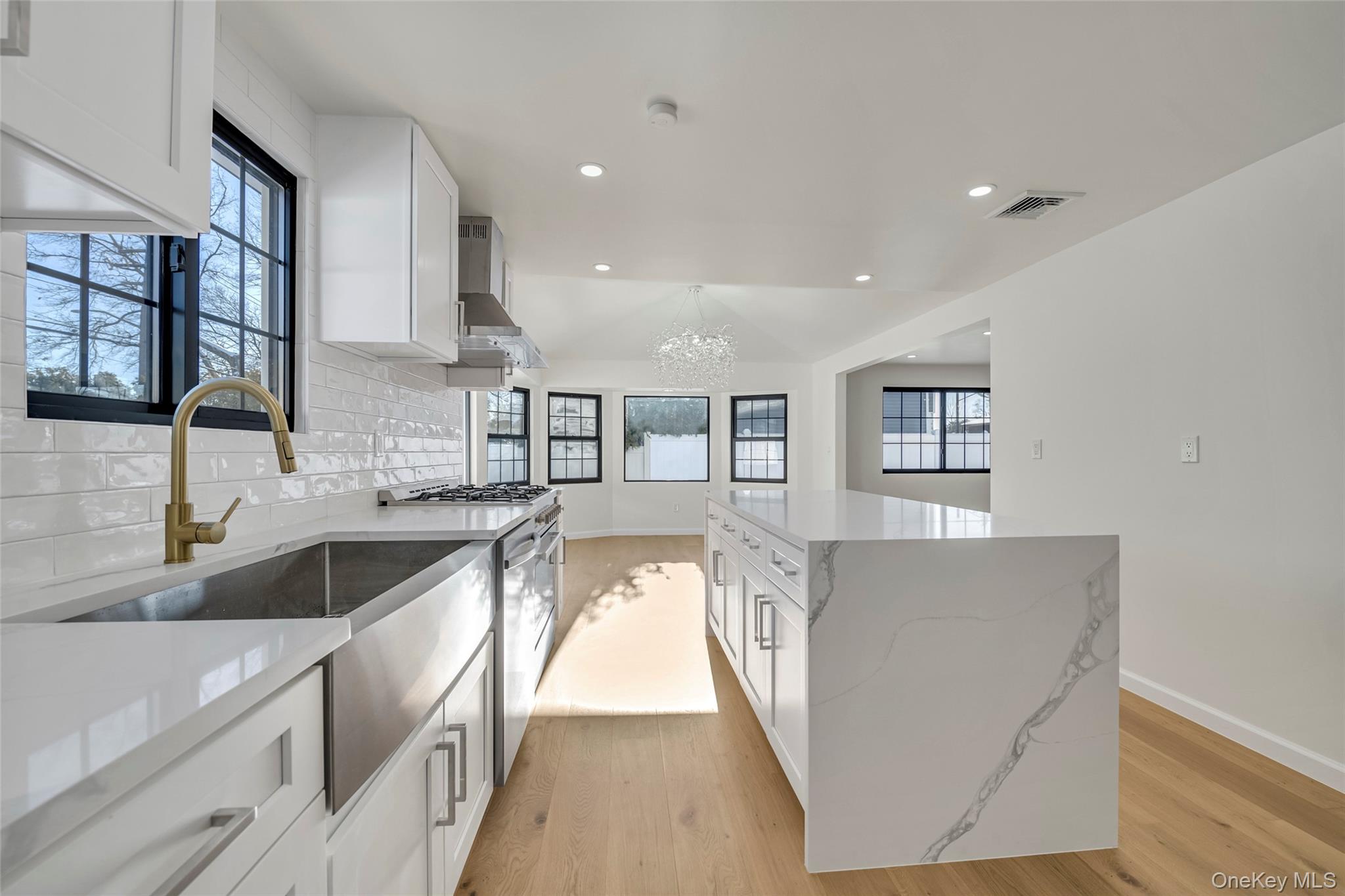 #5 photo, 26 Roseanne Drive, Woodbury , NY 11797