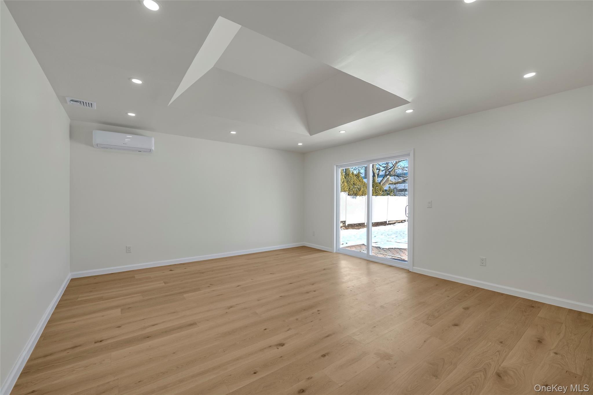 #8 photo, 26 Roseanne Drive, Woodbury , NY 11797