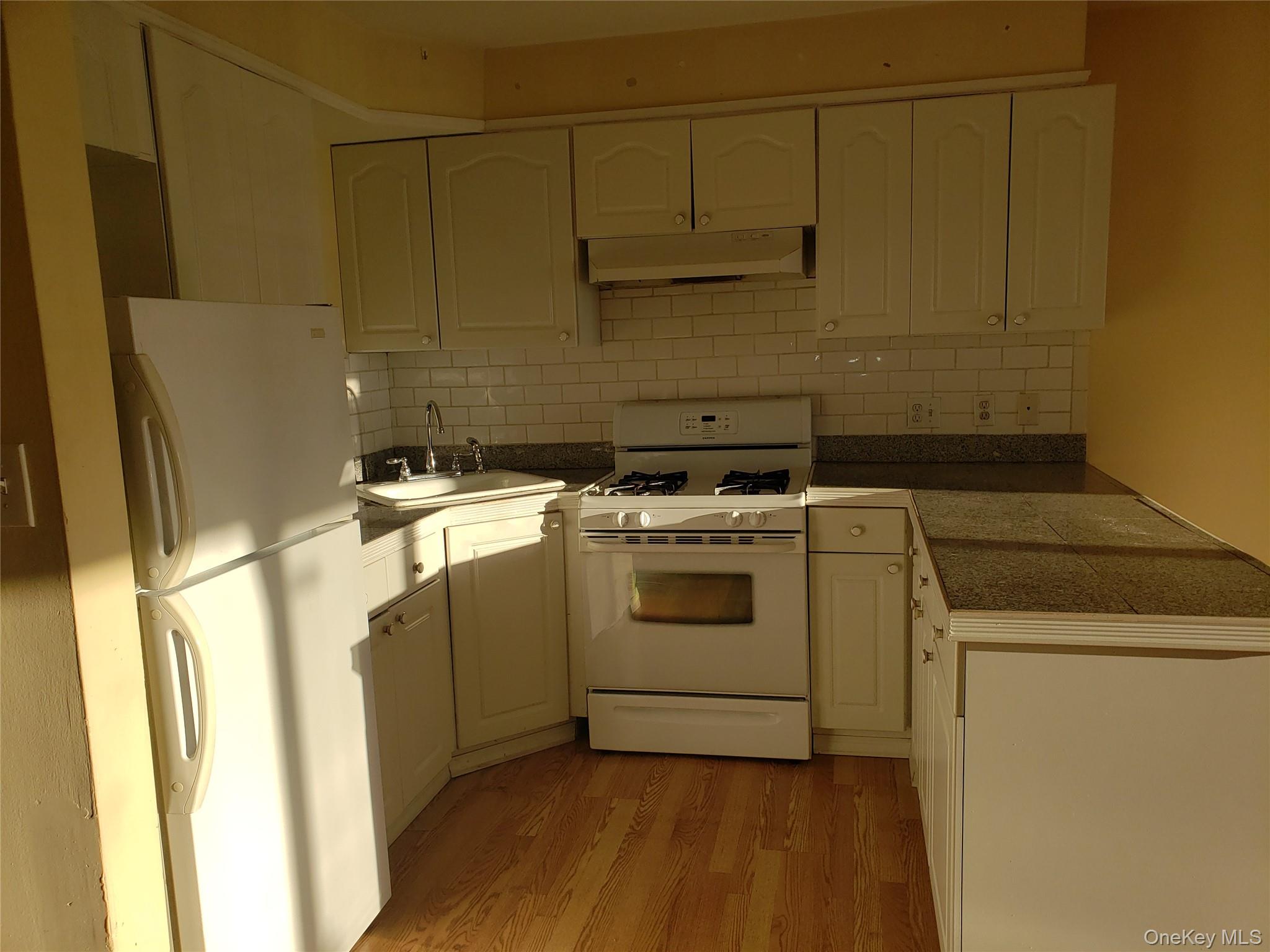 #4 photo, 204 Beach 102nd Street, Куинс ‖ Rockaway Park , NY 11694