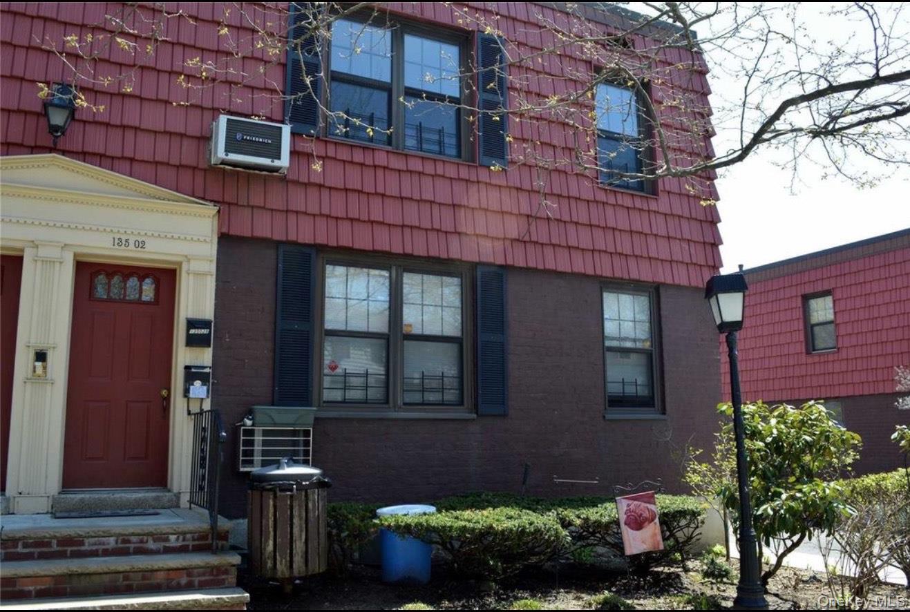 #1 photo, 135-02 Jewel Avenue, 뉴욕퀸즈 Flushing , NY 11367