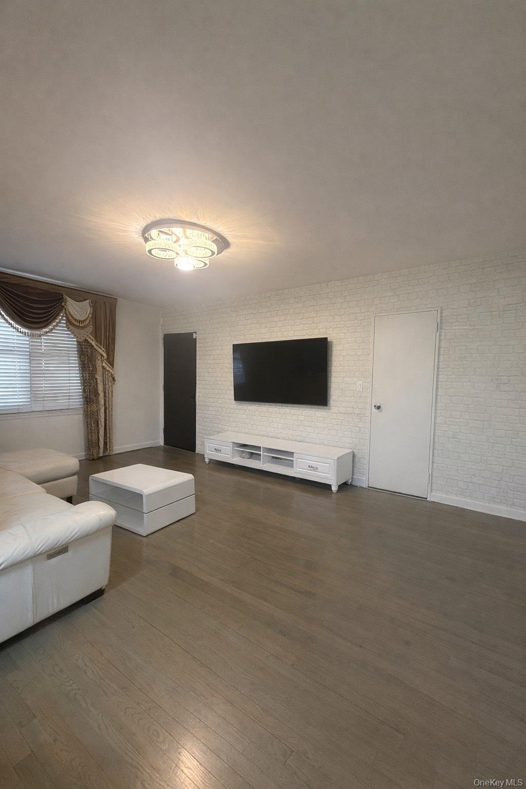 #3 photo, 135-02 Jewel Avenue, 뉴욕퀸즈 Flushing , NY 11367