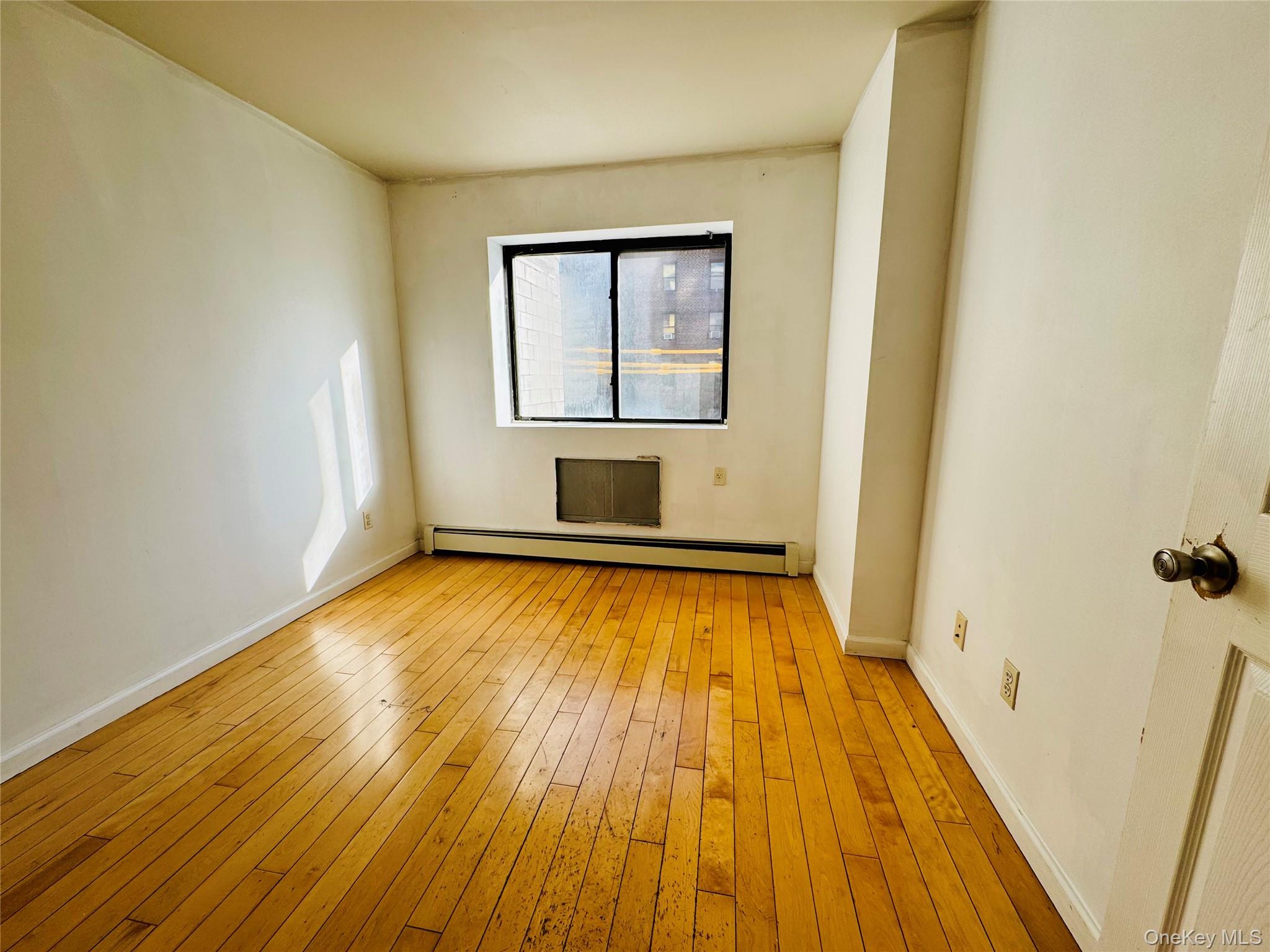 #5 photo, 132-49 41st Road, Flushing , NY 11355