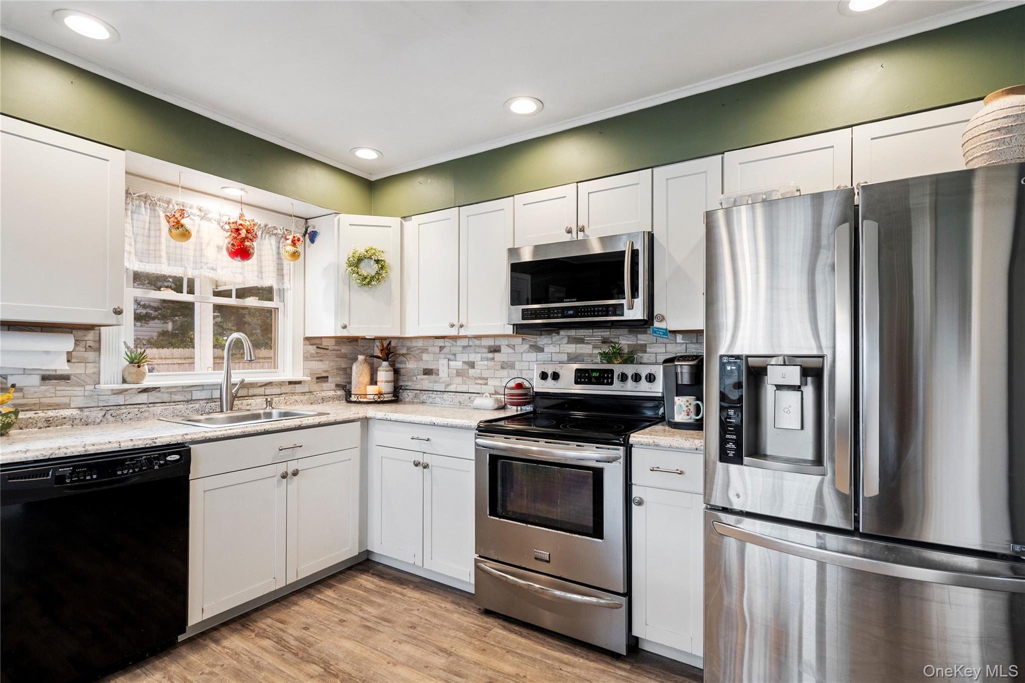 #6 photo, 24 Park Place, מחוז סאפוק Patchogue , NY 11772