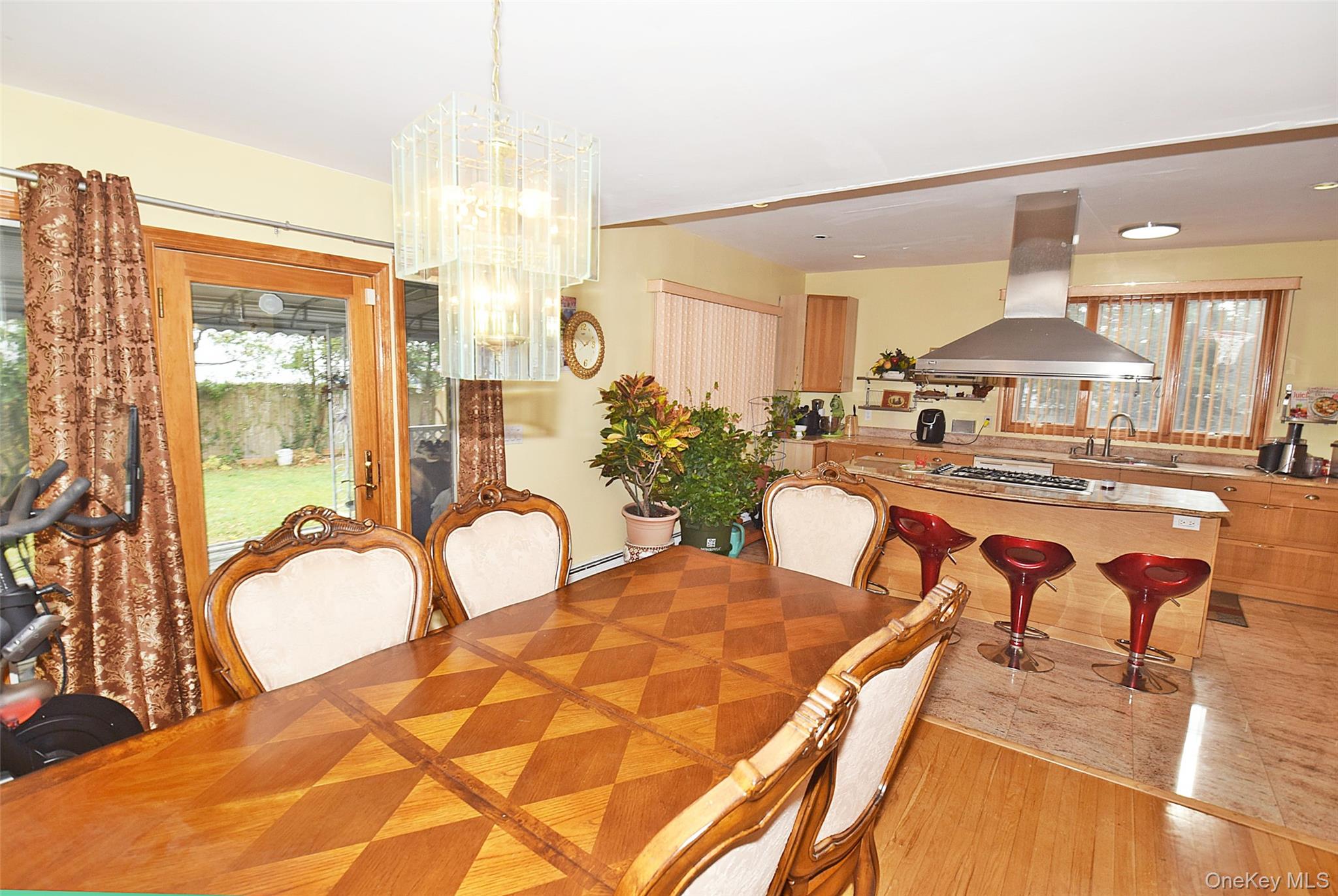 #6 photo, 2 Aster Drive, מחוז נסאו New Hyde Park , NY 11040