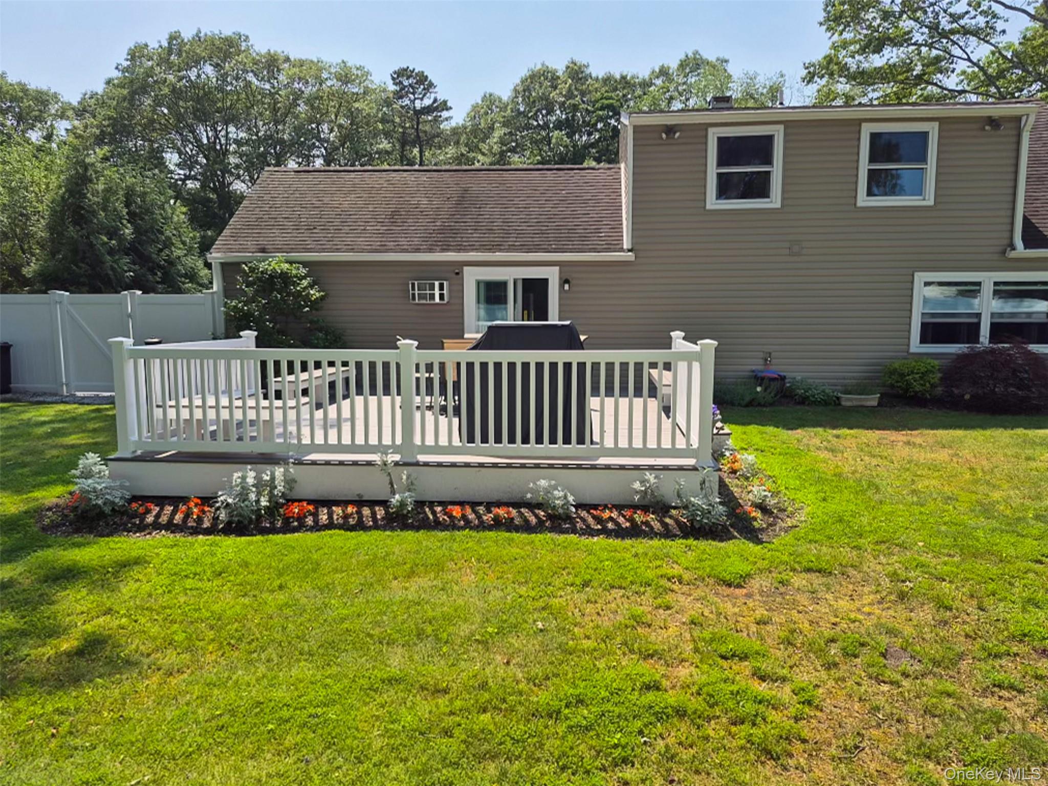 #10 photo, 1039 Sipp Avenue, Саффолк ‖ Medford , NY 11763