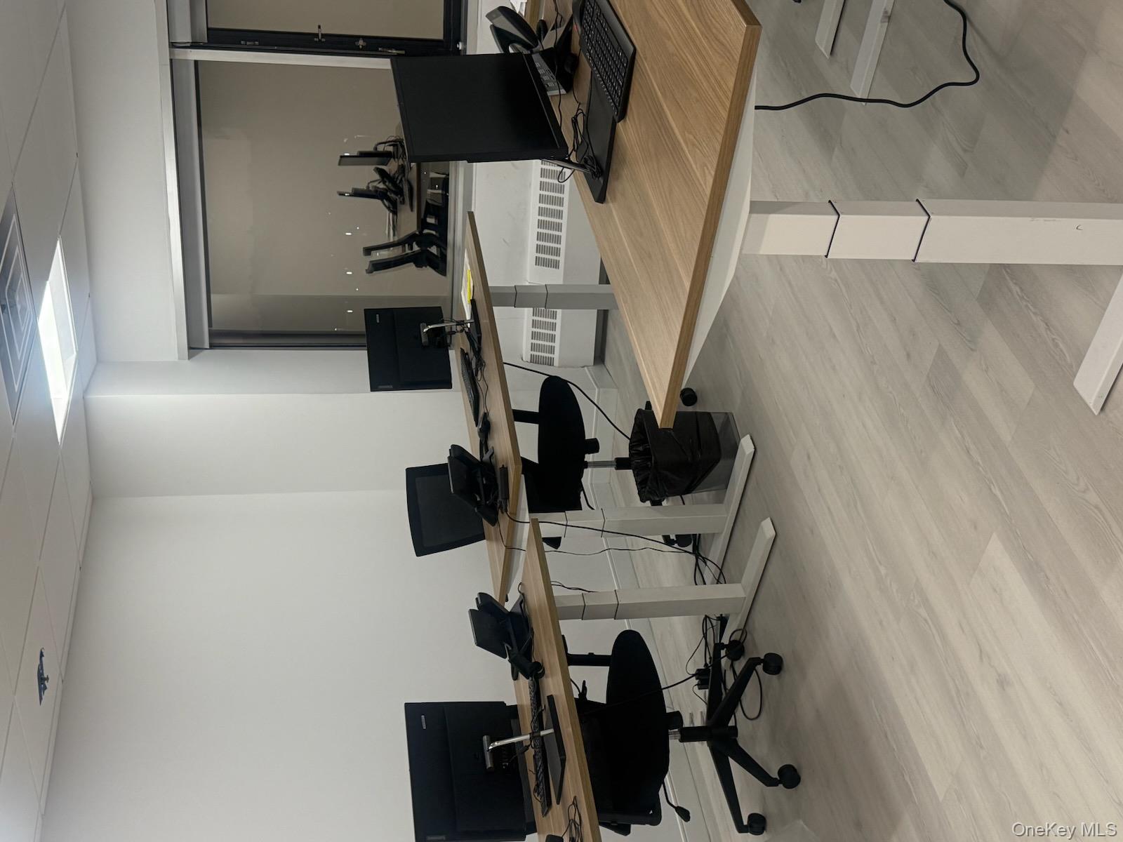 #5 photo, 40 Cuttermill, Нассау ‖ Great Neck , NY 11021