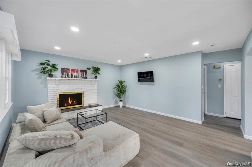 #11 photo, 65 Federal Lane, Саффолк ‖ Coram , NY 11727