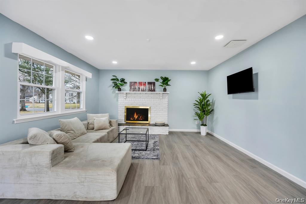 #9 photo, 65 Federal Lane, Саффолк ‖ Coram , NY 11727