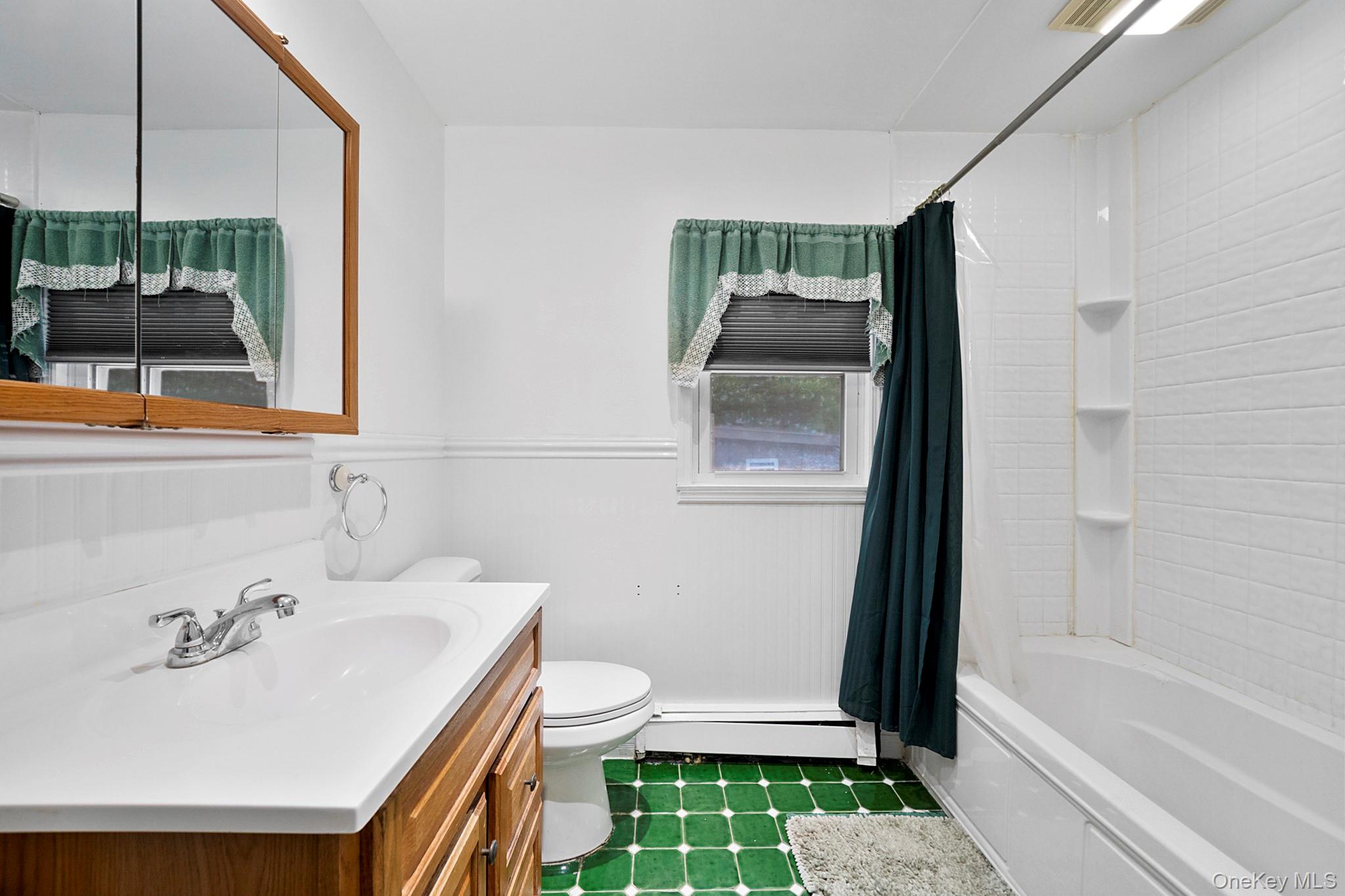 #14 photo, 824 Lincoln Avenue, Bohemia , NY 11716