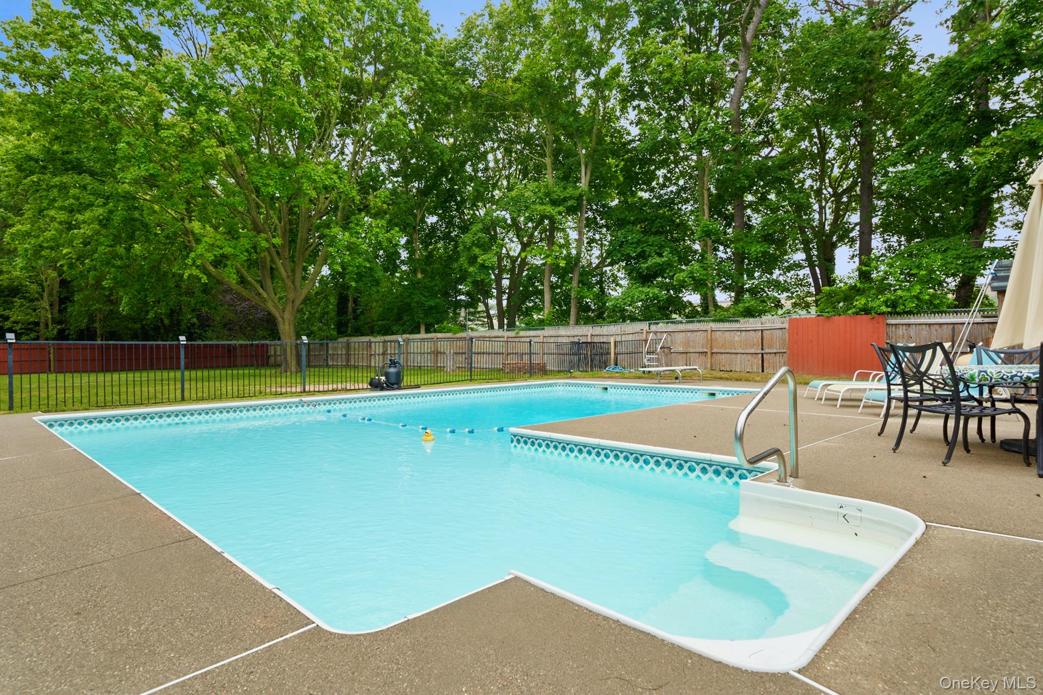 #15 photo, 824 Lincoln Avenue, Bohemia , NY 11716