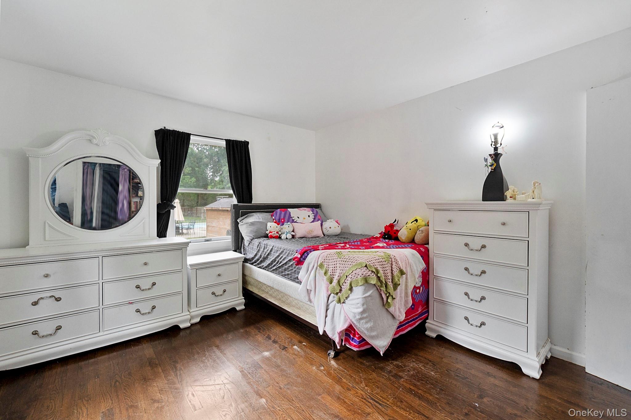 #9 photo, 824 Lincoln Avenue, Bohemia , NY 11716