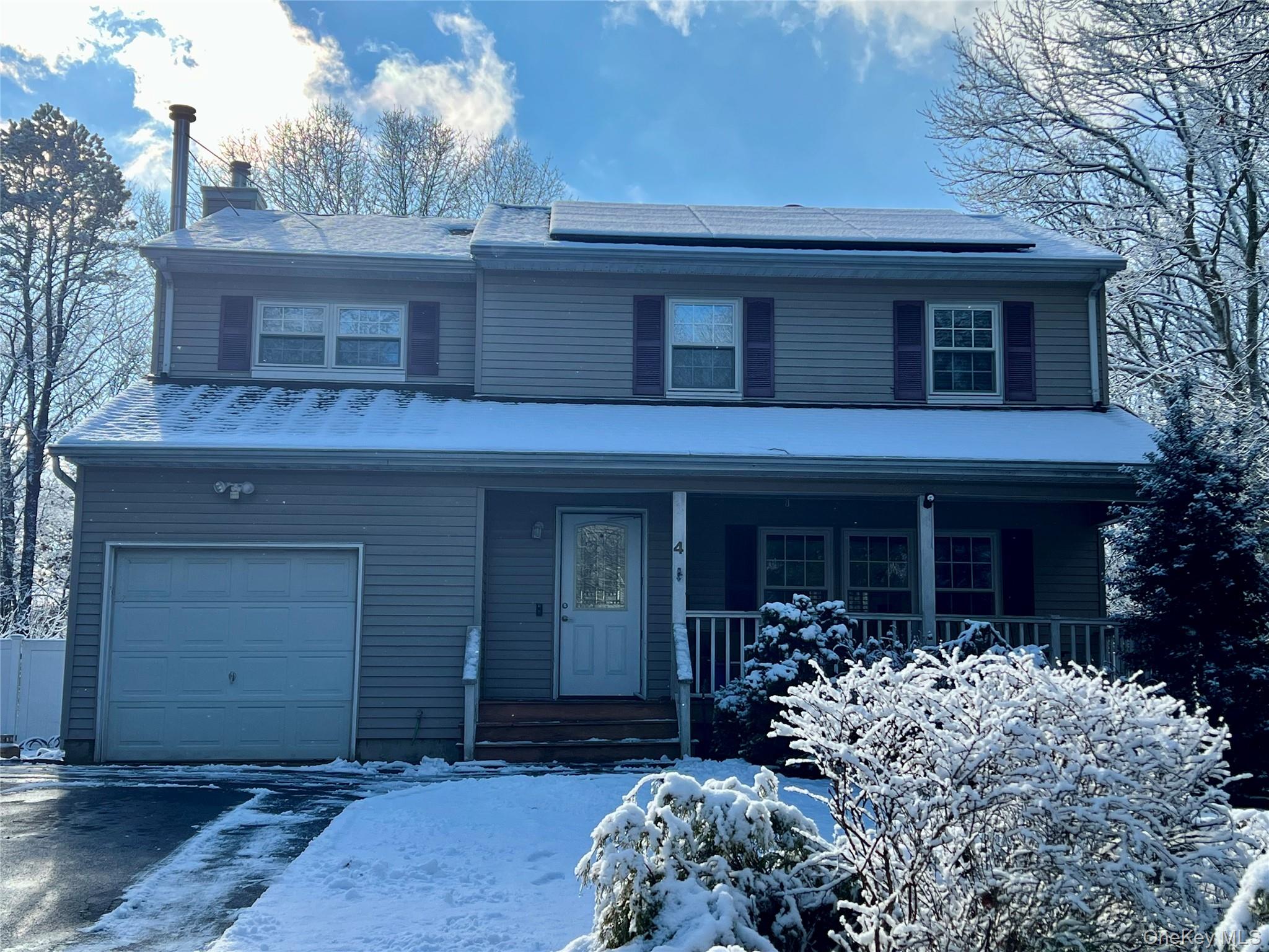 #1 photo, 4 Sheila Court, Саффолк ‖ Manorville , NY 11949