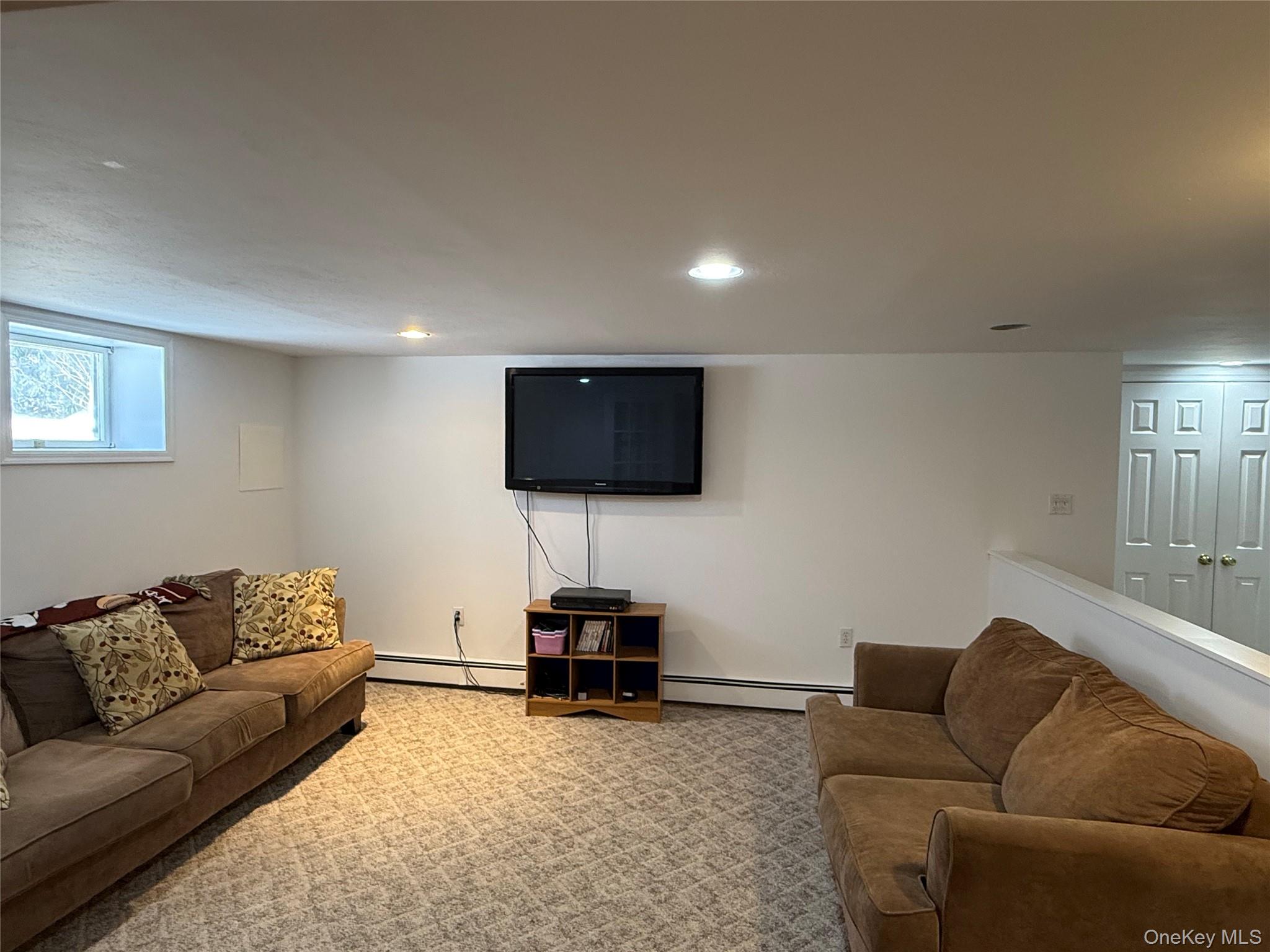 #14 photo, 4 Sheila Court, سوفولك Manorville , NY 11949