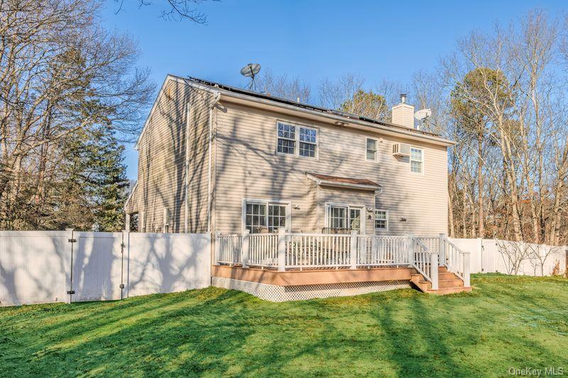 #17 photo, 4 Sheila Court, سوفولك Manorville , NY 11949