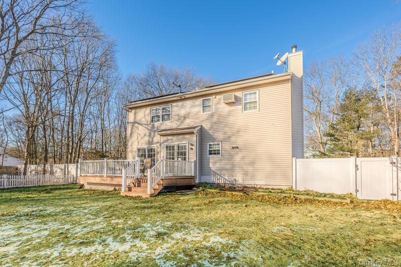 #18 photo, 4 Sheila Court, سوفولك Manorville , NY 11949