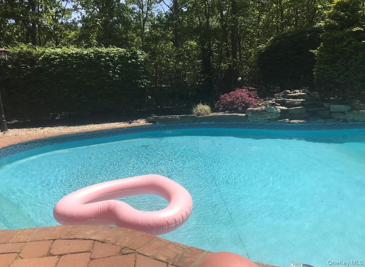 #3 photo, 4 Sheila Court, Саффолк ‖ Manorville , NY 11949