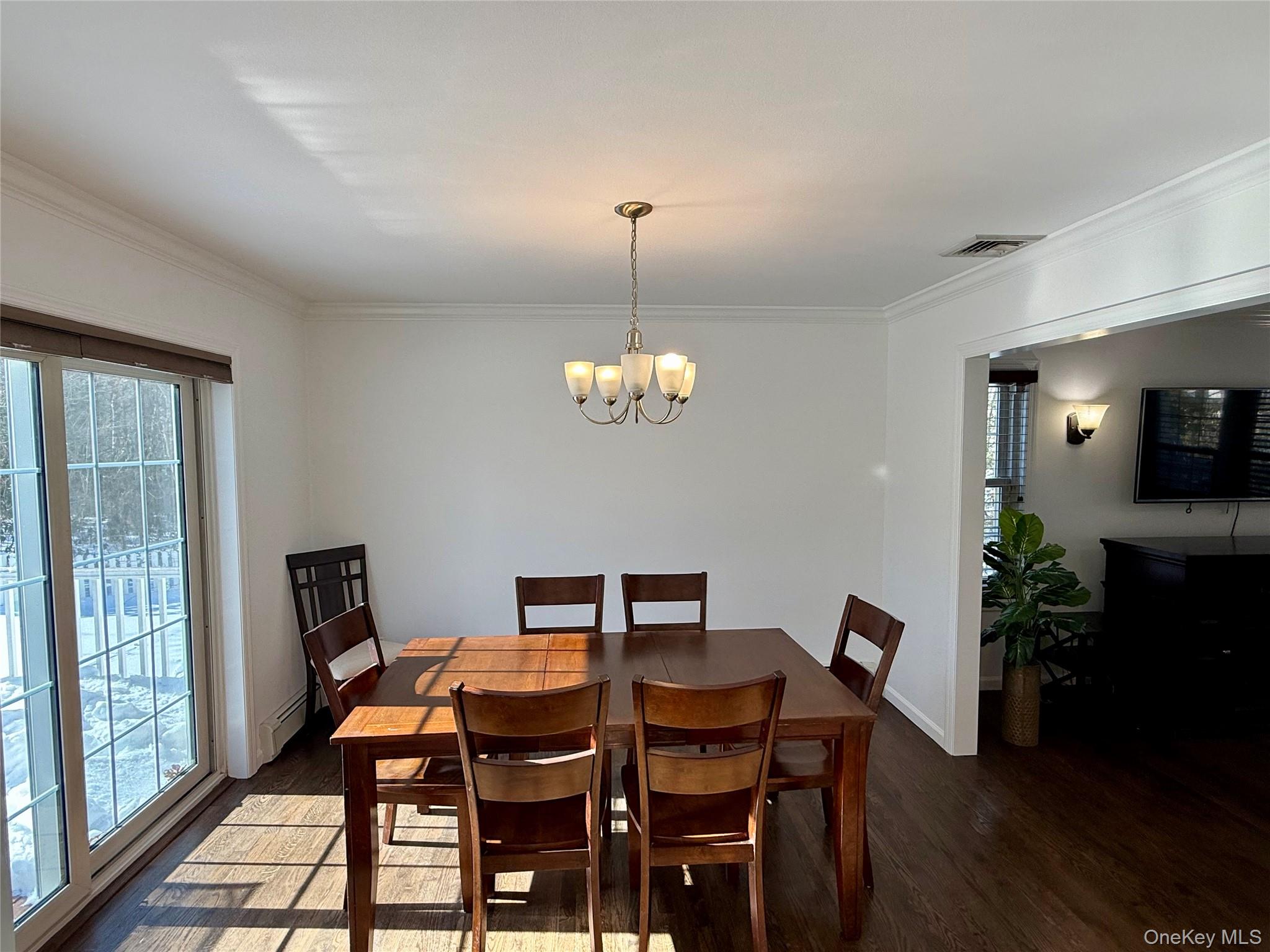 #7 photo, 4 Sheila Court, سوفولك Manorville , NY 11949