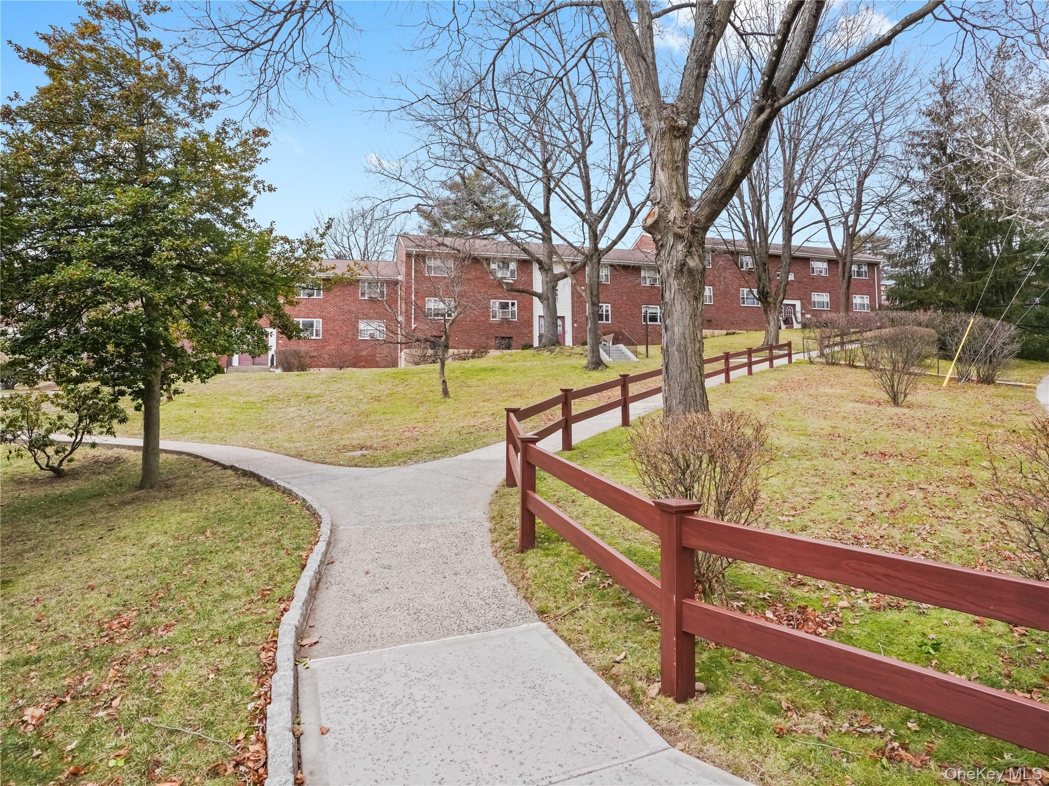 #17 photo, 6 DeHaven Drive, 纽约州 Yonkers , NY 10703