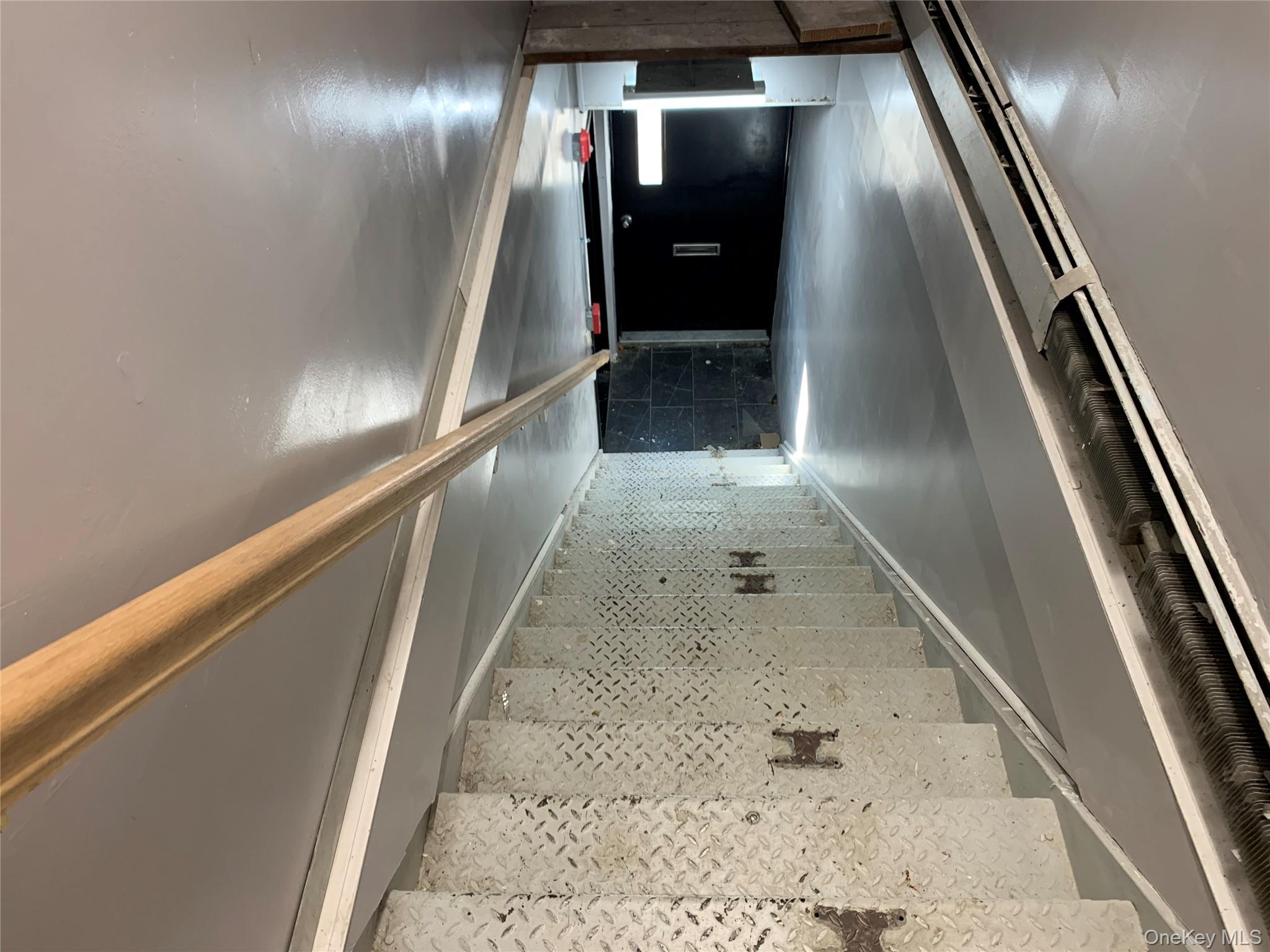 #4 photo, 504 Cherry Lane, 长岛 Floral Park , NY 11001