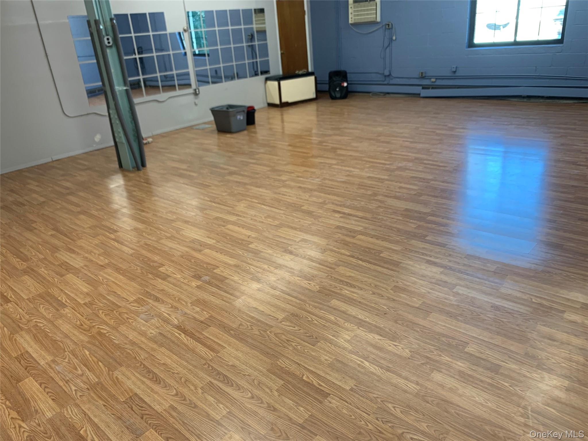 #5 photo, 504 Cherry Lane, 长岛 Floral Park , NY 11001