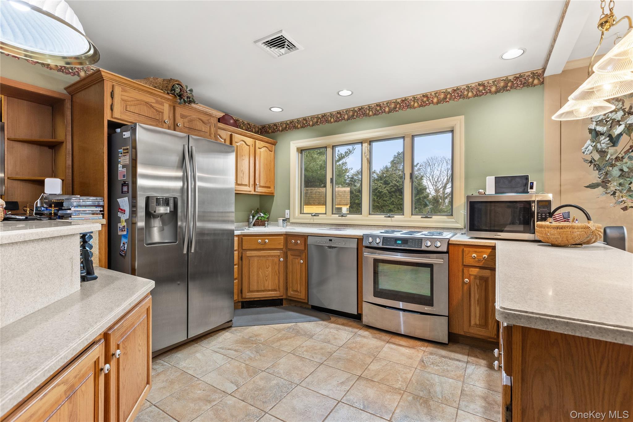 #12 photo, 66 Davison Lane, Саффолк ‖ West Islip , NY 11795