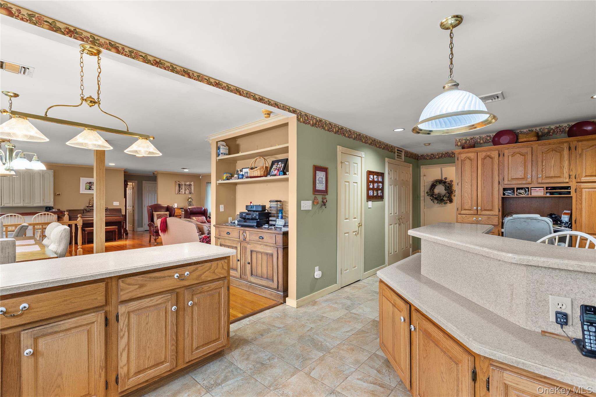#13 photo, 66 Davison Lane, Саффолк ‖ West Islip , NY 11795