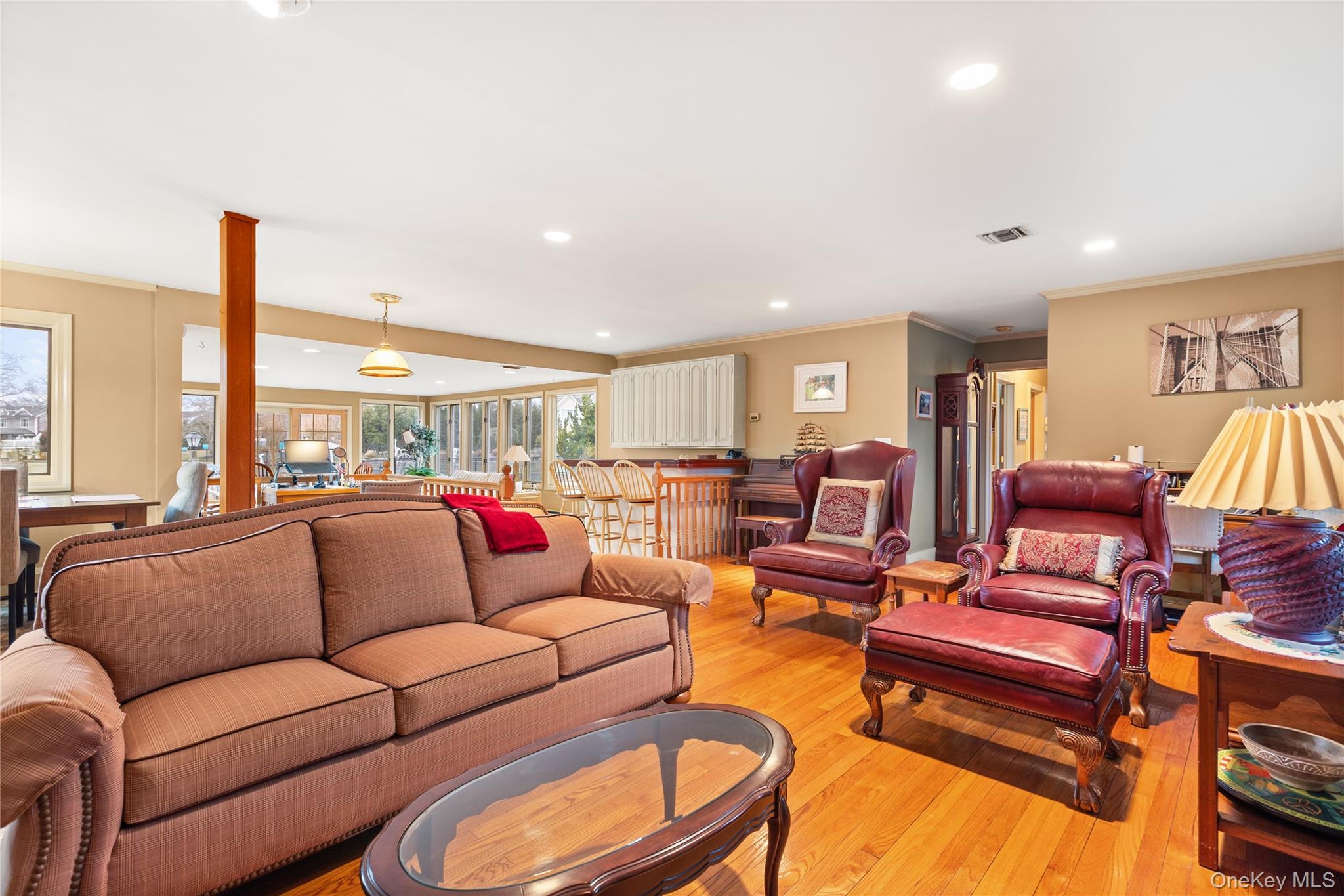 #4 photo, 66 Davison Lane, Саффолк ‖ West Islip , NY 11795