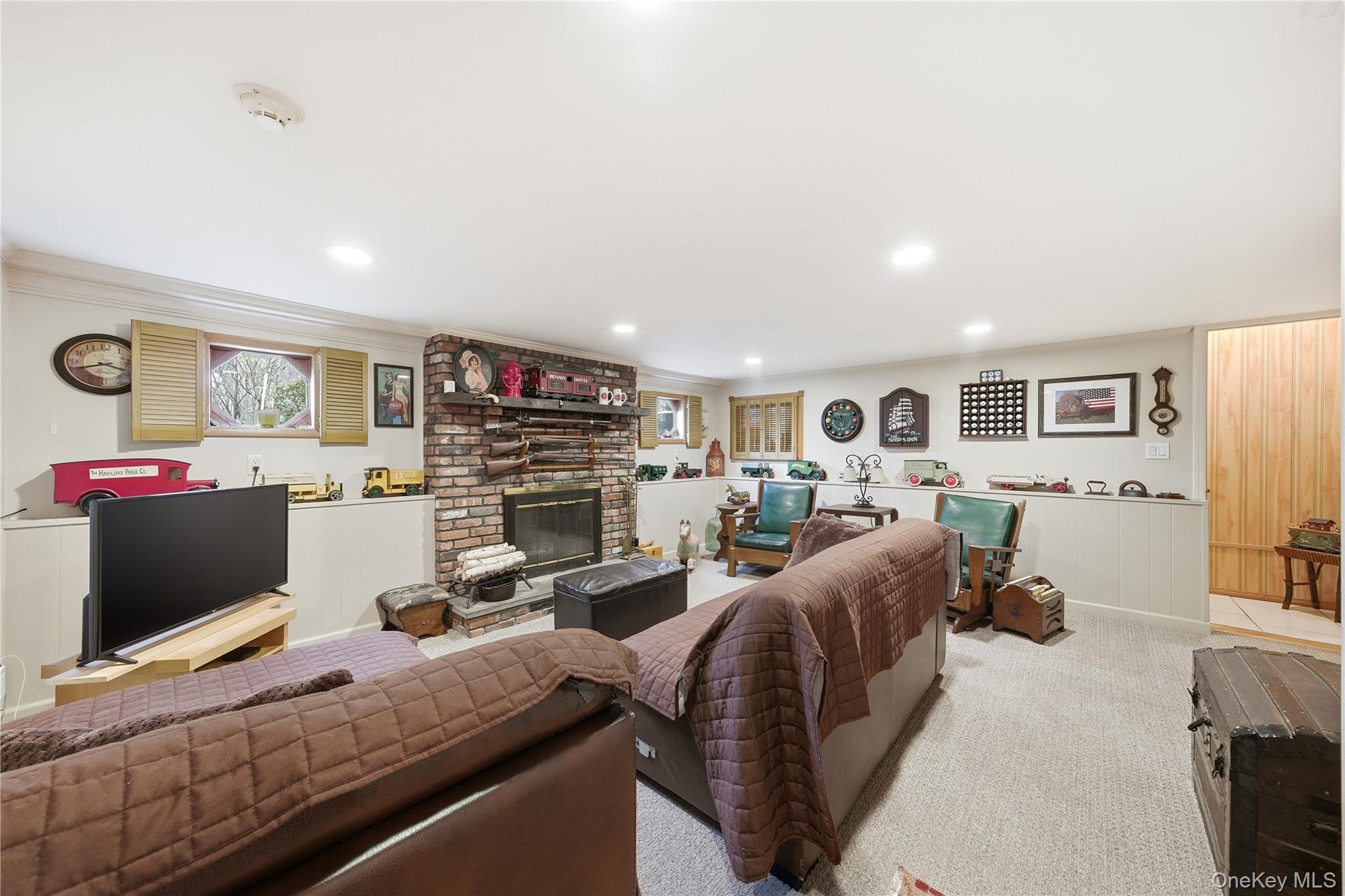 #17 photo, 18 Gaylore Drive, מחוז סאפוק Amityville , NY 11701