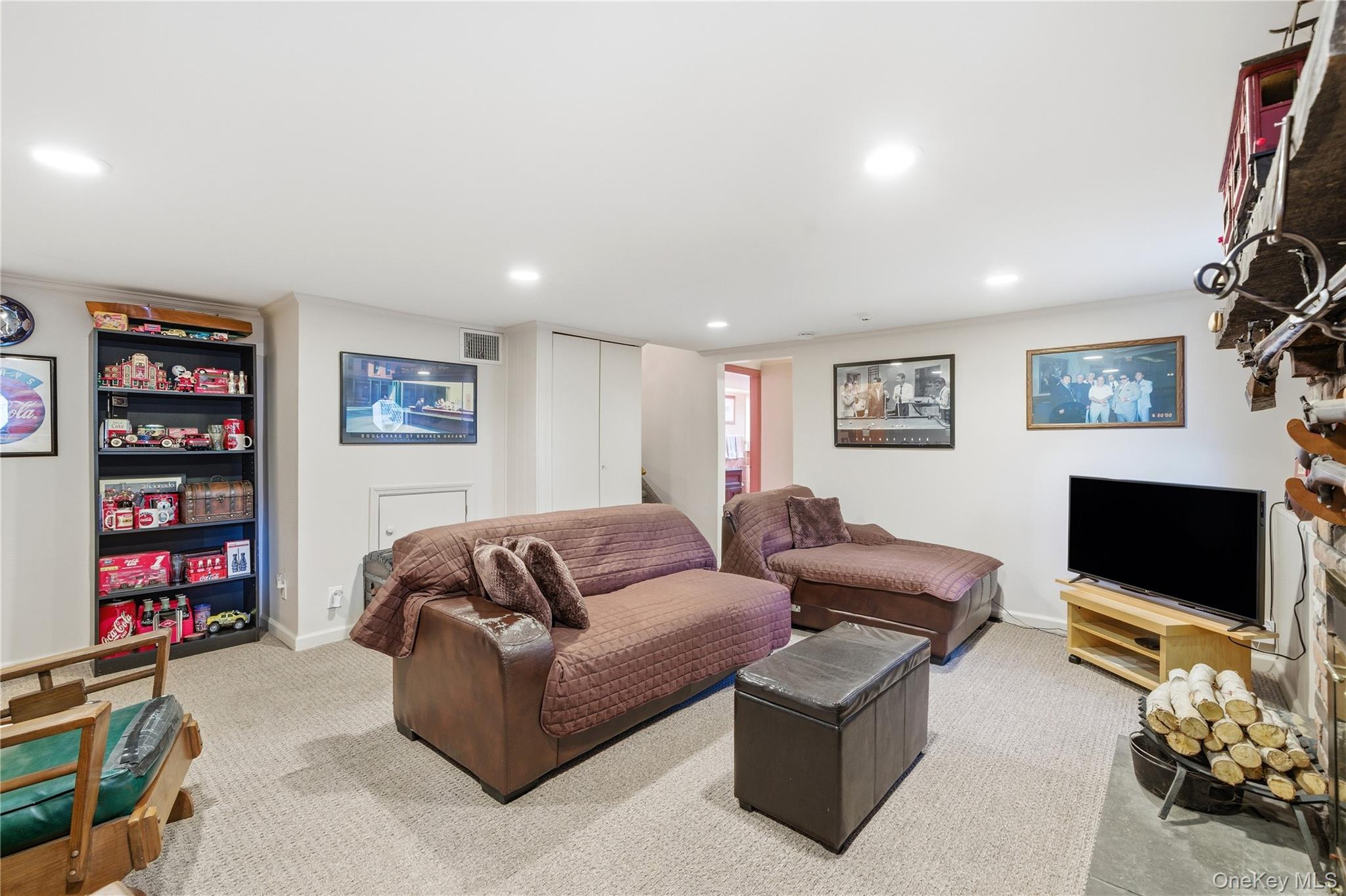 #18 photo, 18 Gaylore Drive, מחוז סאפוק Amityville , NY 11701