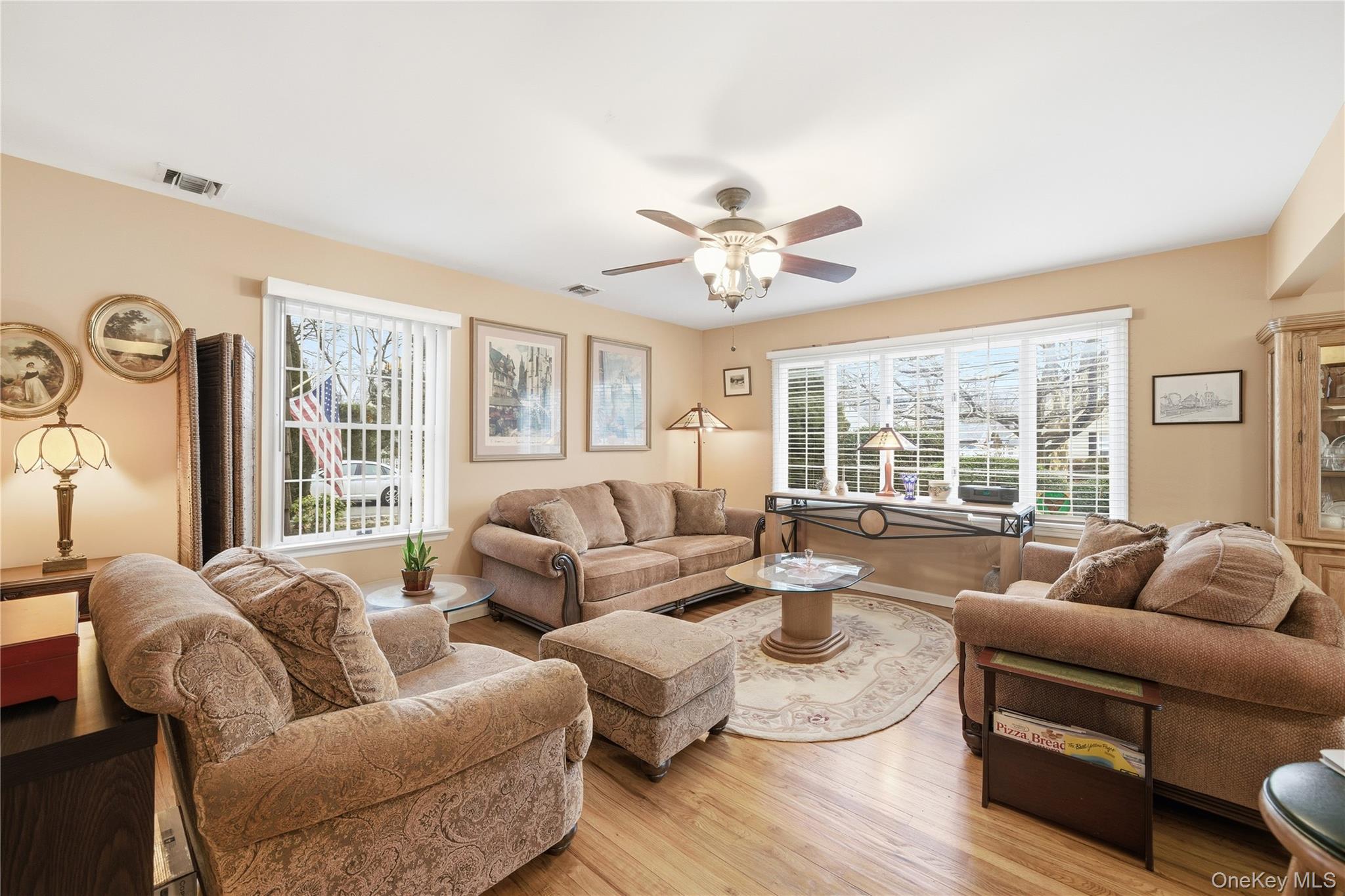 #3 photo, 18 Gaylore Drive, מחוז סאפוק Amityville , NY 11701