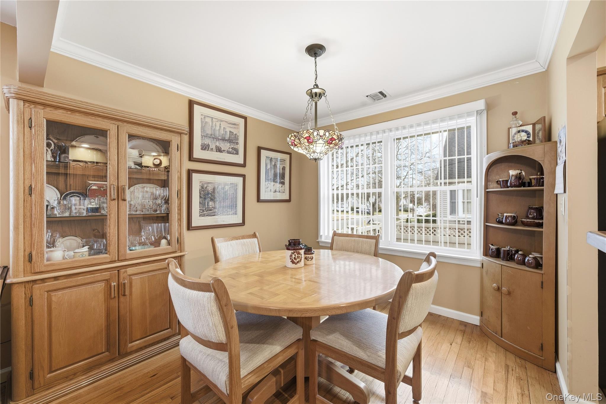 #6 photo, 18 Gaylore Drive, מחוז סאפוק Amityville , NY 11701