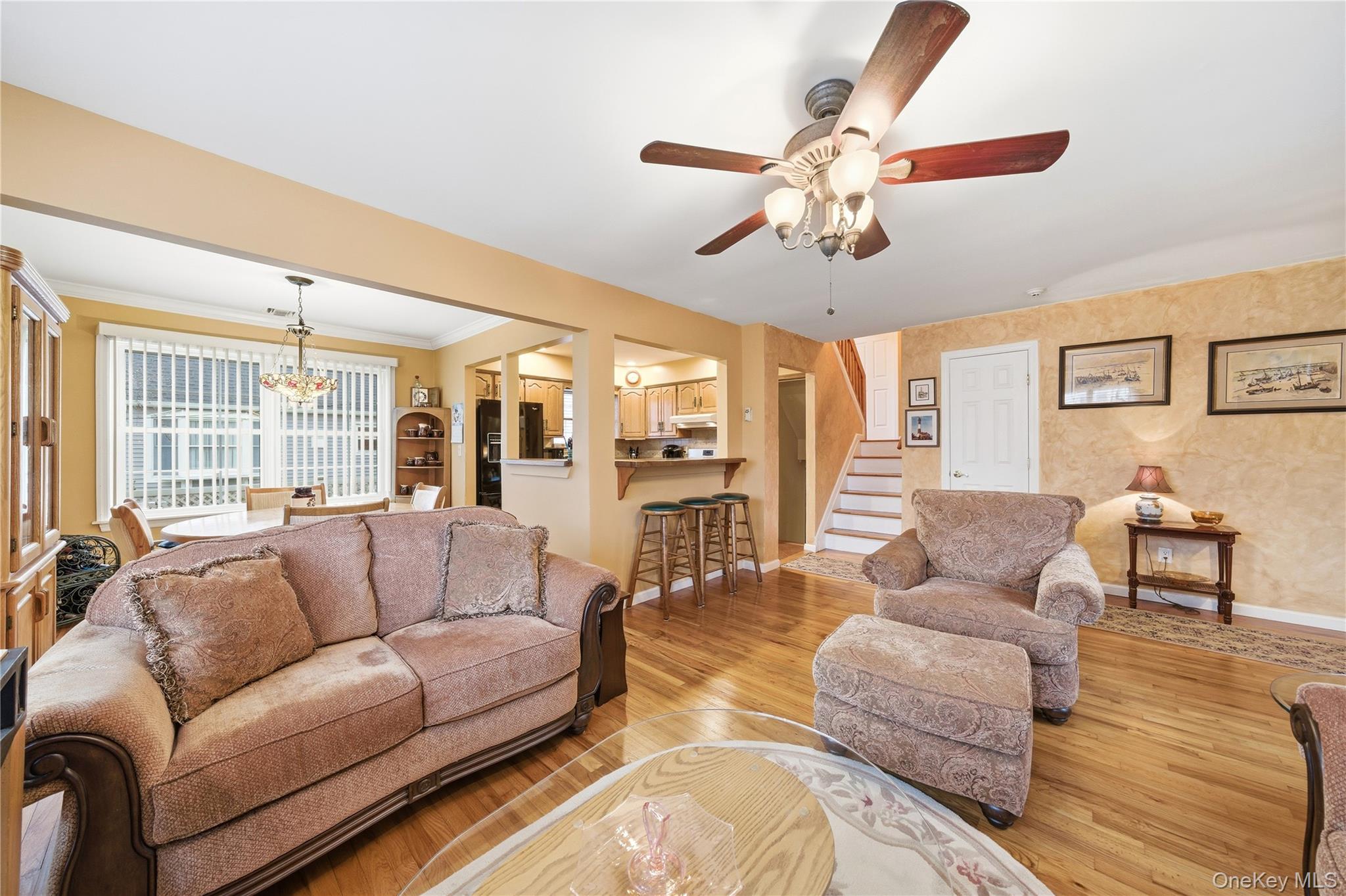 #8 photo, 18 Gaylore Drive, מחוז סאפוק Amityville , NY 11701