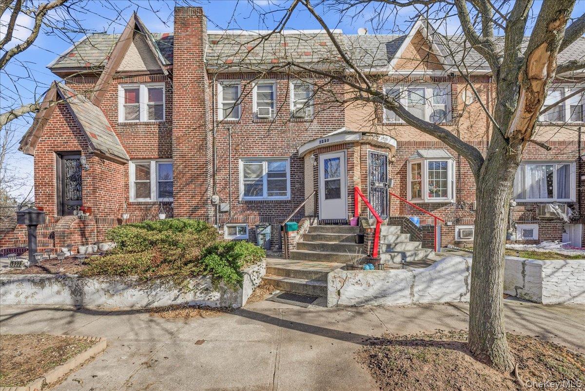 #1 photo, 3220 Bayswater Court, קווינס Far Rockaway , NY 11691