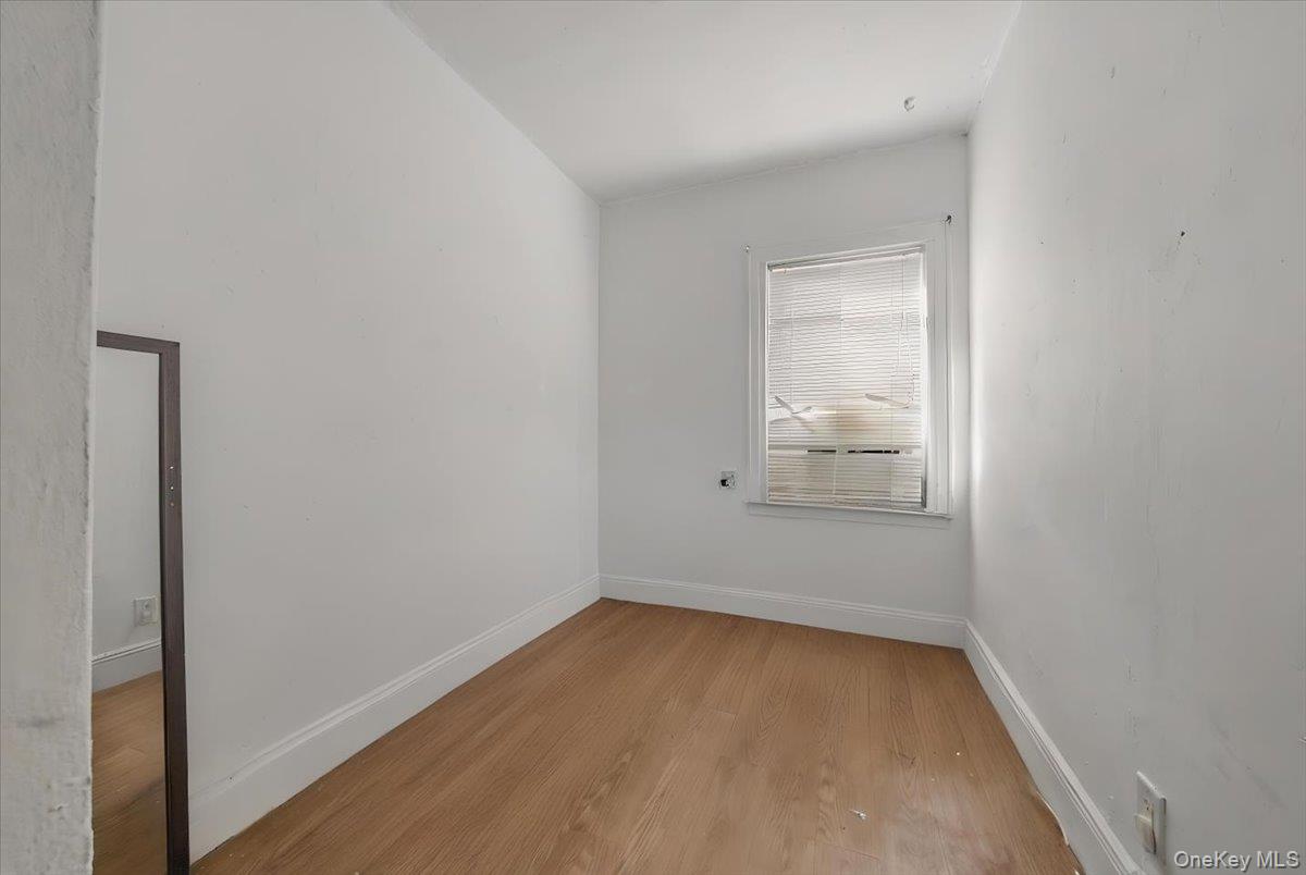 #13 photo, 3220 Bayswater Court, קווינס Far Rockaway , NY 11691