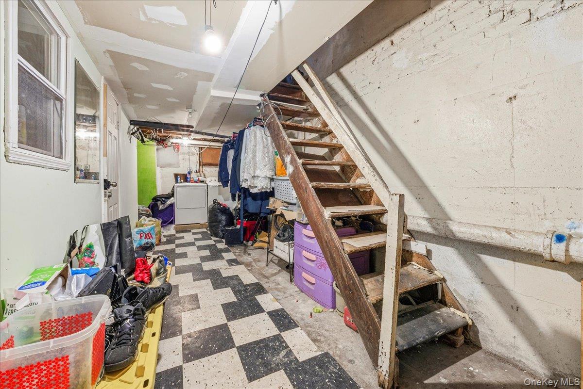 #15 photo, 3220 Bayswater Court, קווינס Far Rockaway , NY 11691