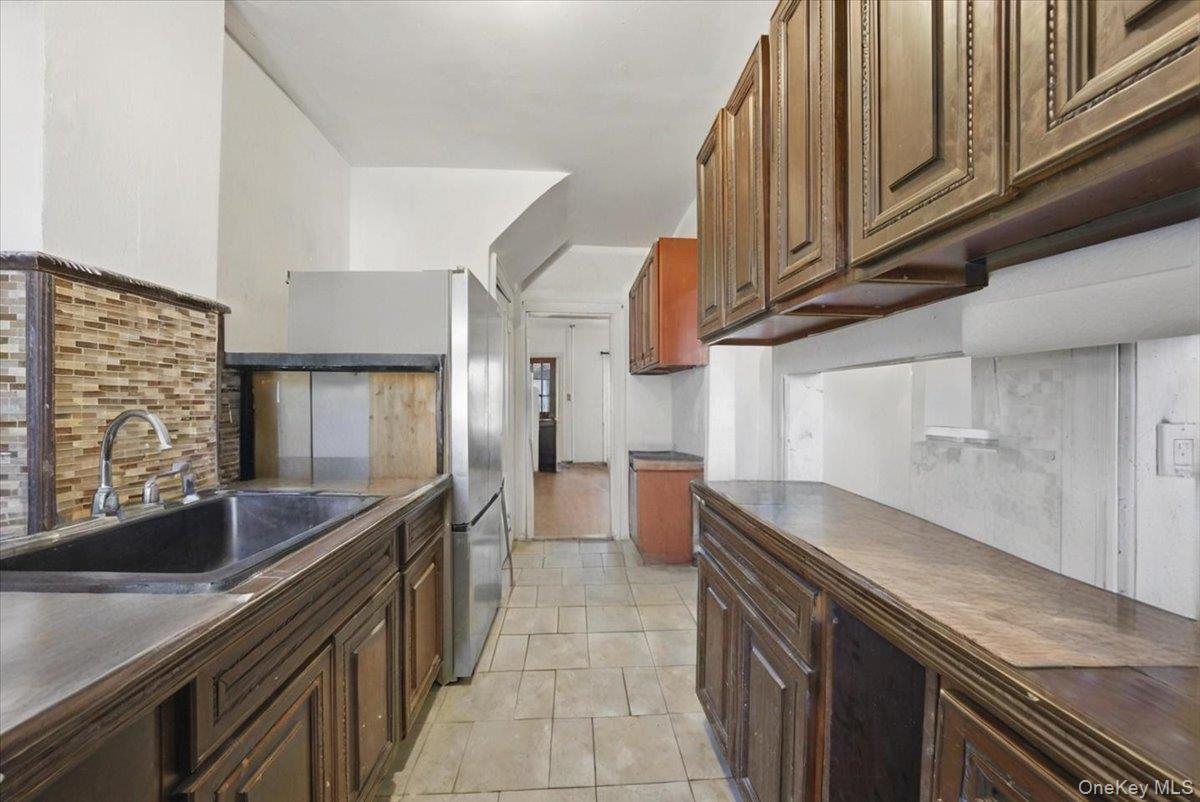 #7 photo, 3220 Bayswater Court, קווינס Far Rockaway , NY 11691