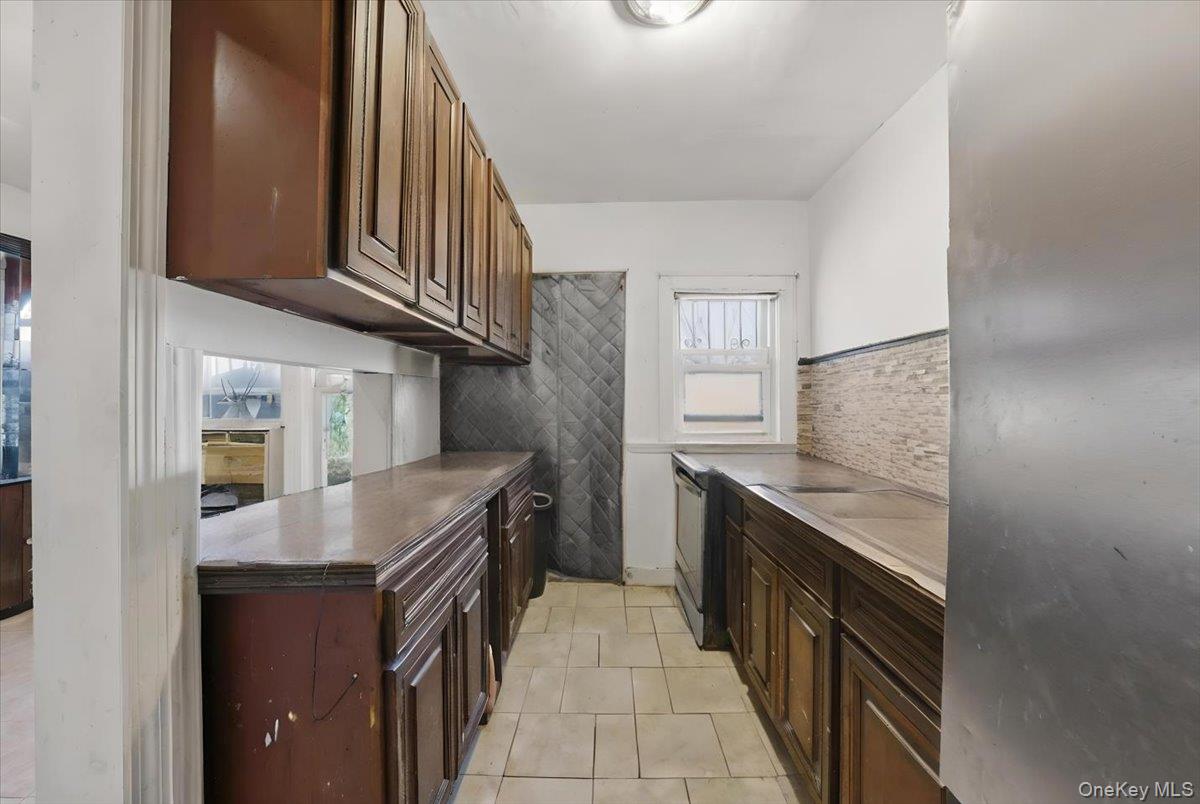 #8 photo, 3220 Bayswater Court, קווינס Far Rockaway , NY 11691