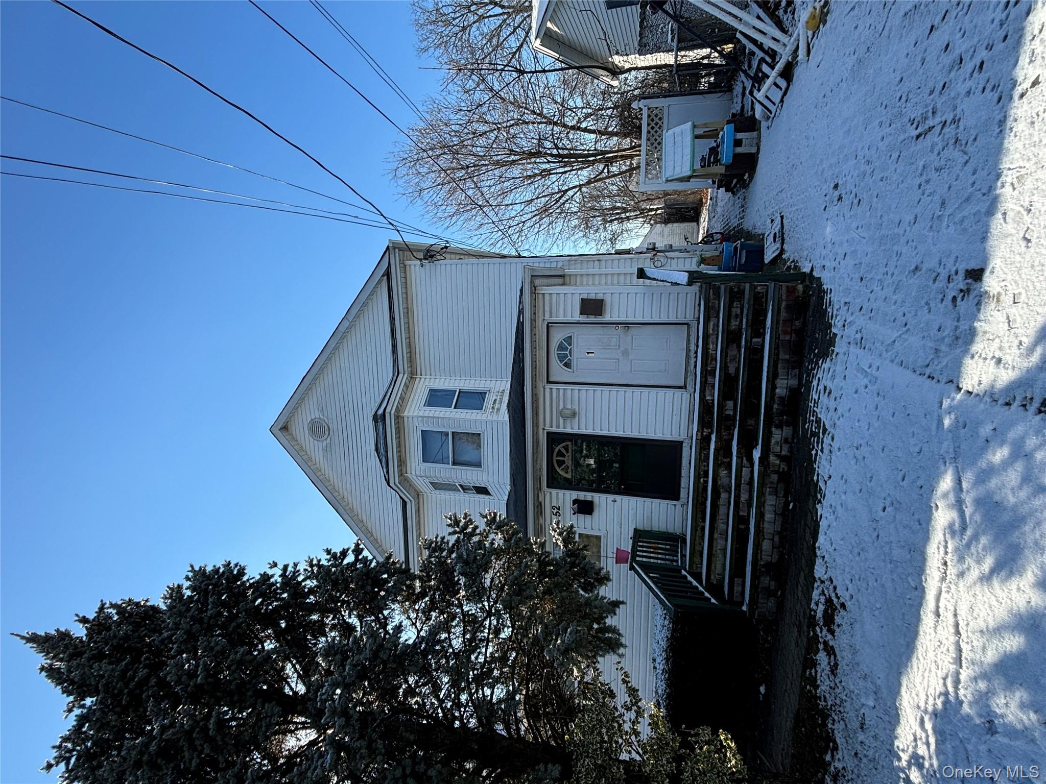 #1 photo, 52 1st Avenue, सफ़ोक काउंटी Bay Shore , NY 11706