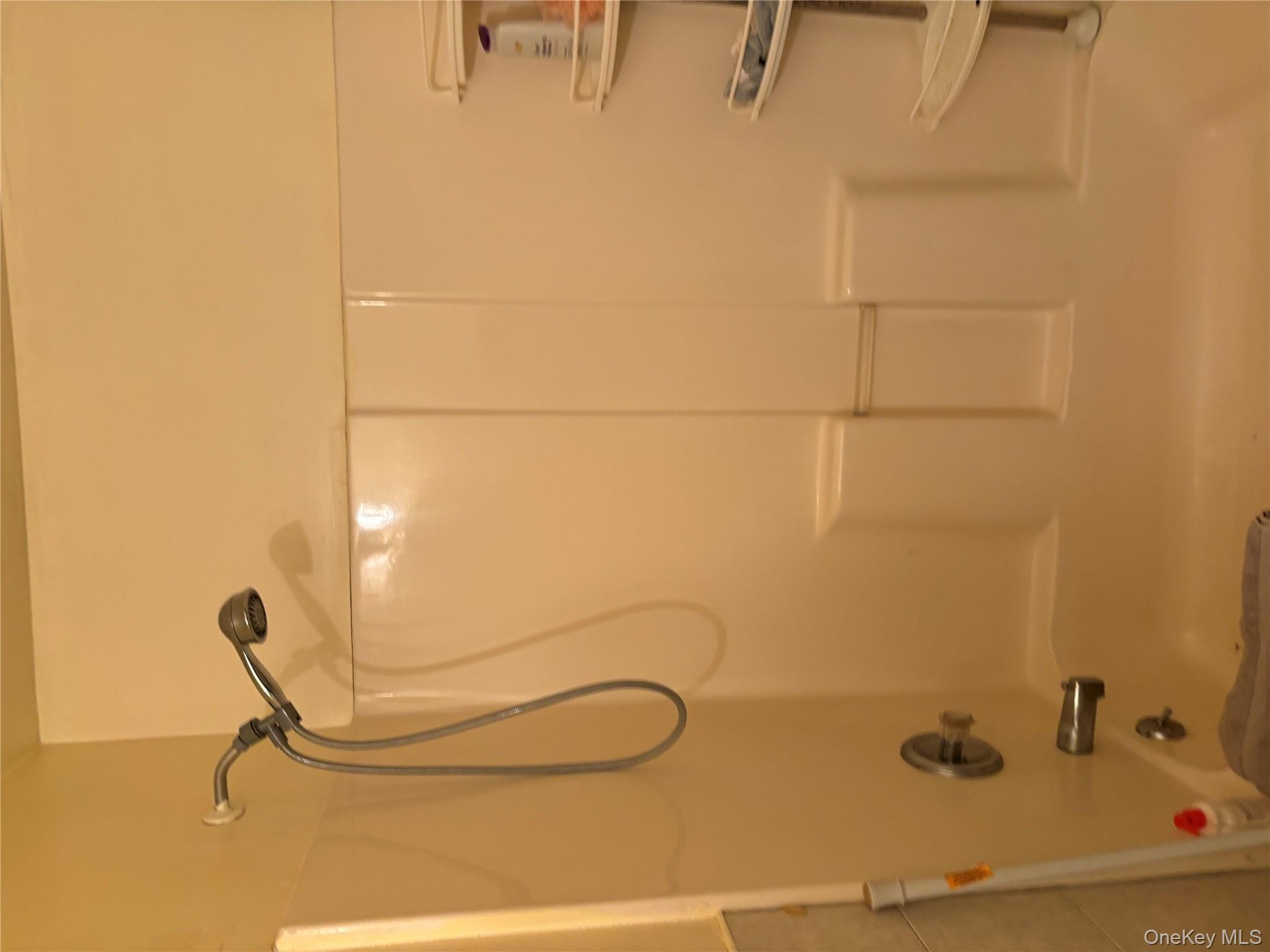 #3 photo, 52 1st Avenue, सफ़ोक काउंटी Bay Shore , NY 11706