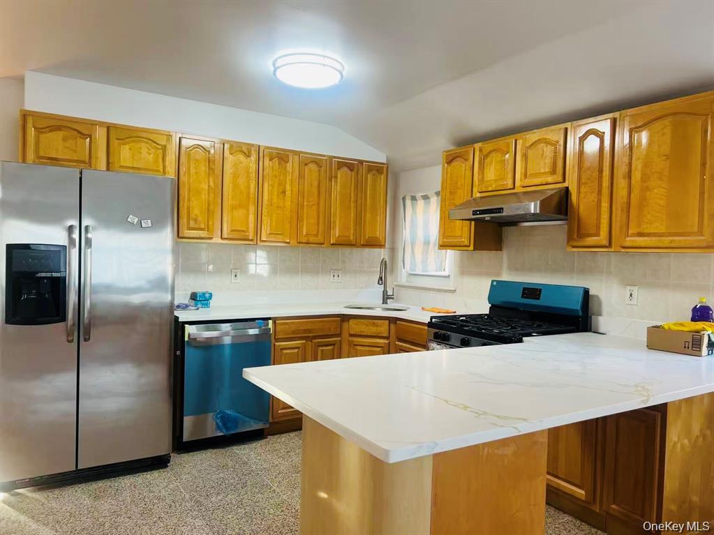 #3 photo, 64-48 Cloverdale Boulevard, 皇后区 Bayside , NY 11364