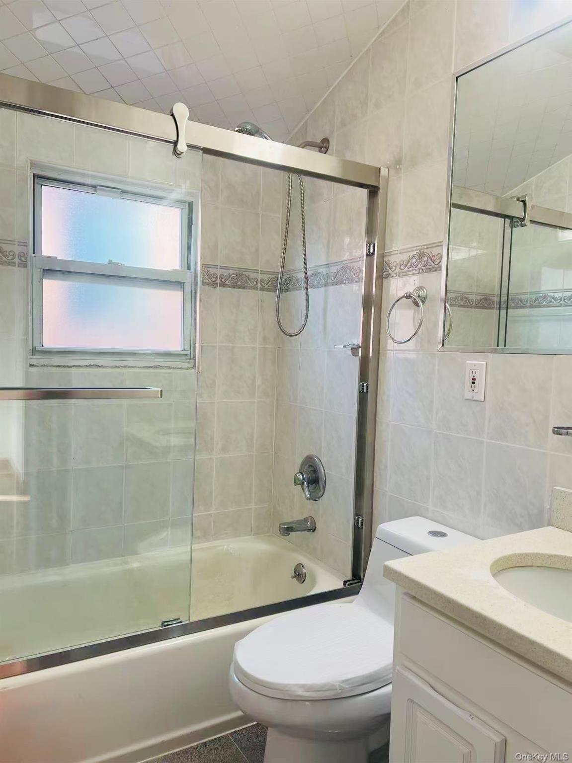 #4 photo, 64-48 Cloverdale Boulevard, 皇后区 Bayside , NY 11364