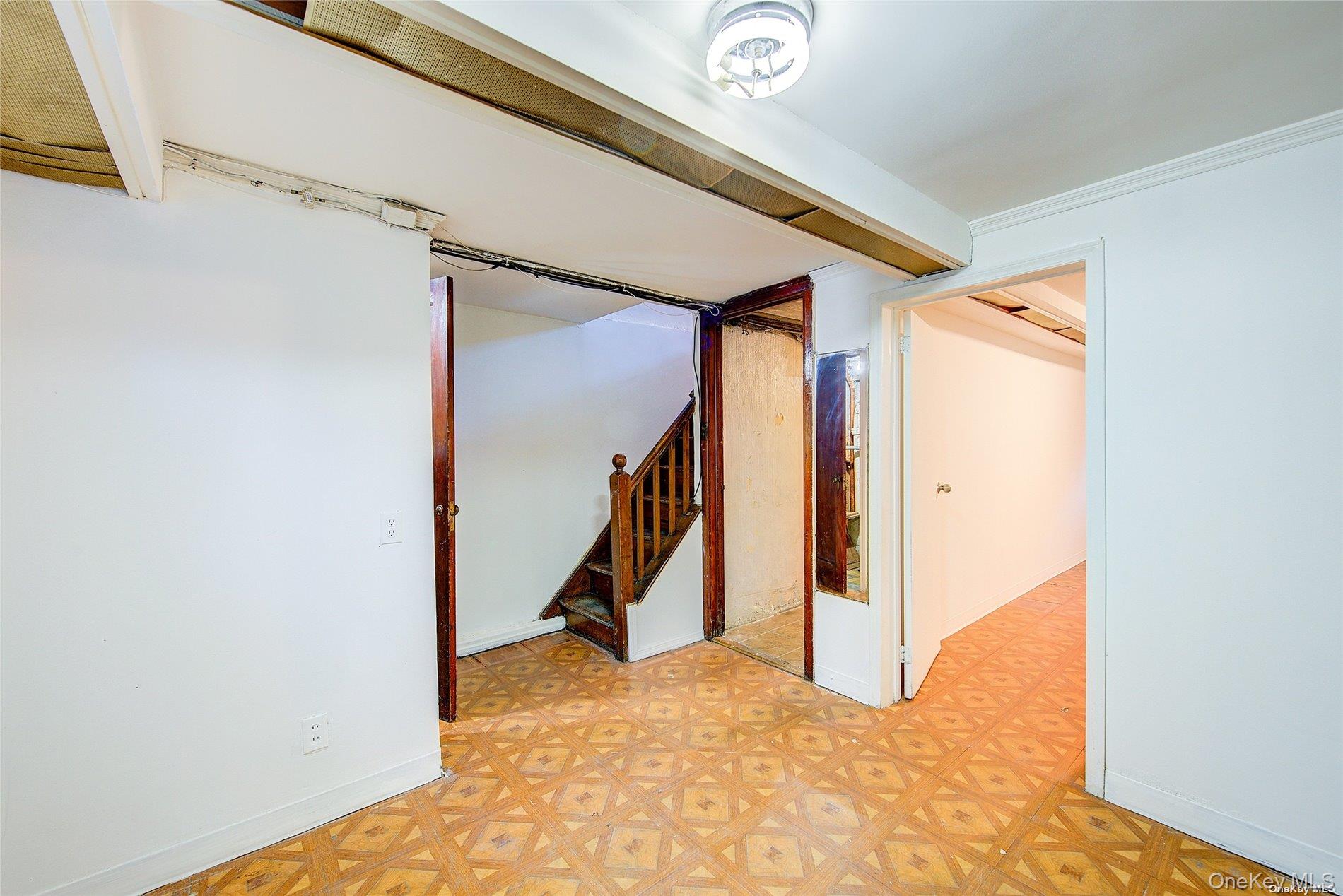 #16 photo, 102-20 63rd Road, 뉴욕퀸즈 Forest Hills , NY 11375