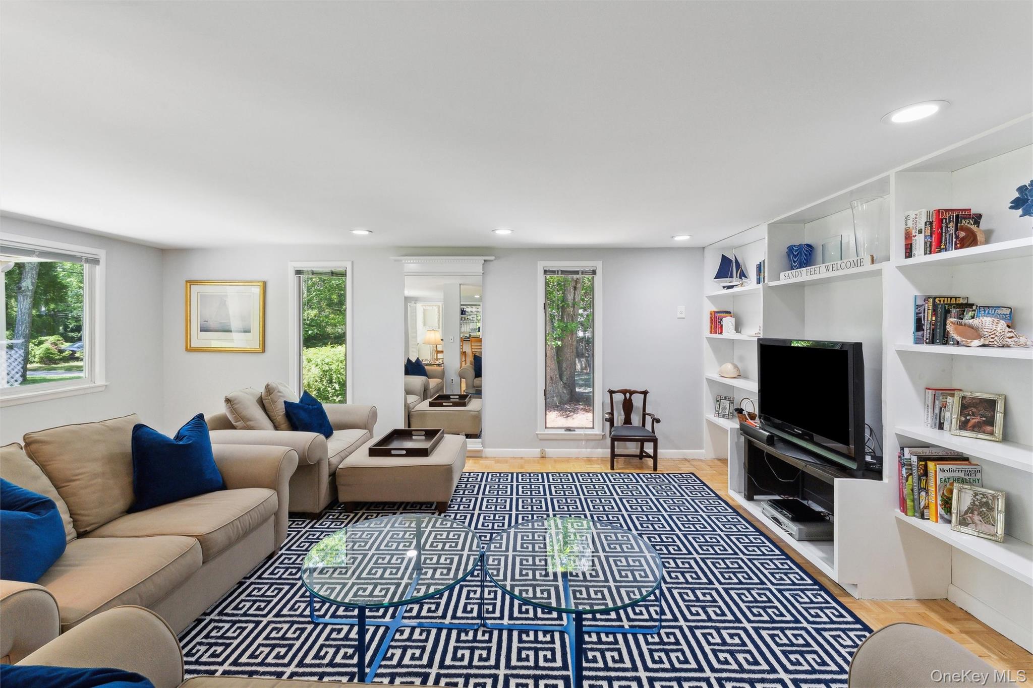 #11 photo, 9 White Oak Lane, מחוז סאפוק Westhampton , NY 11977