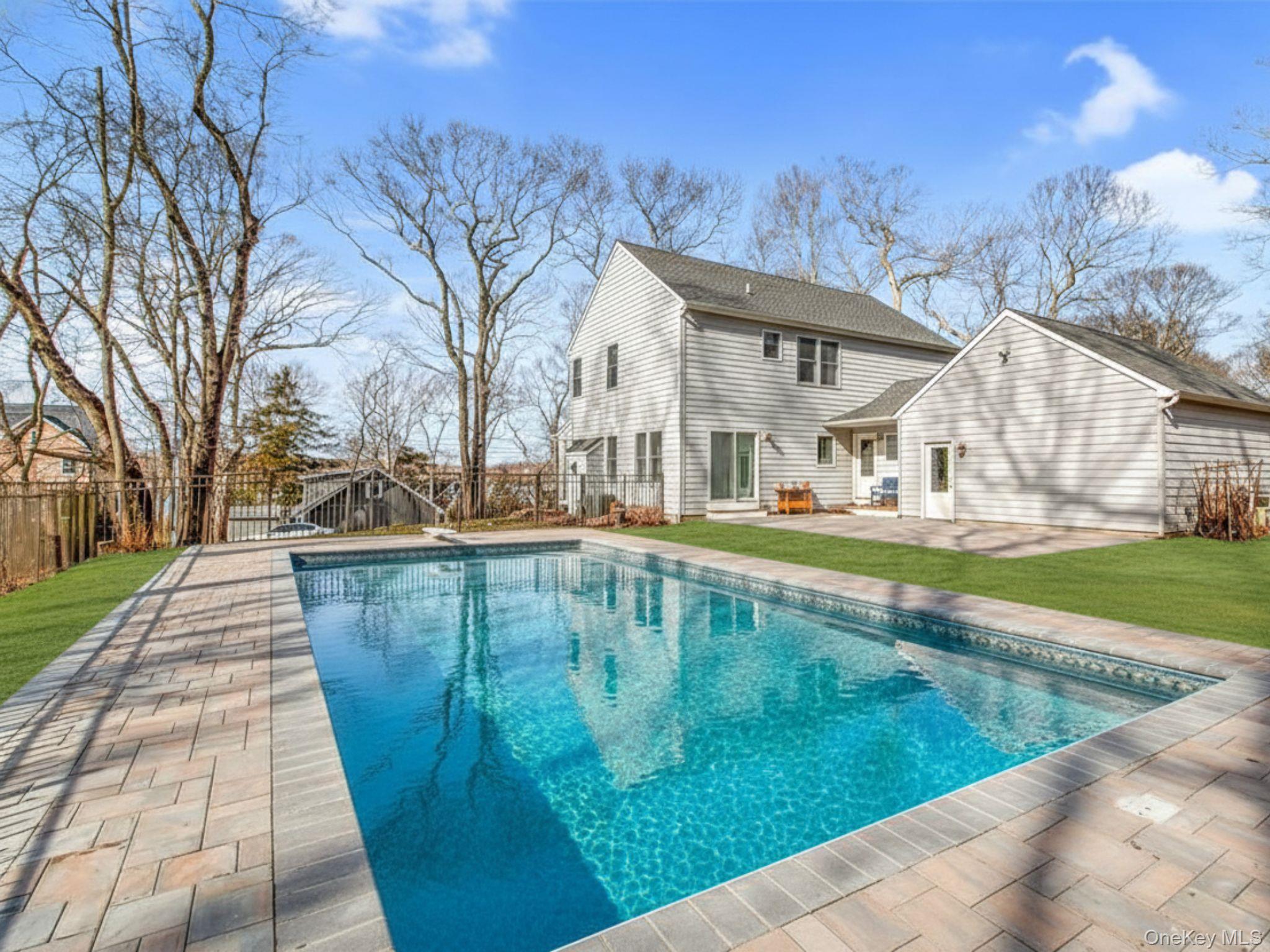 #1 photo, 485 Hickory Avenue, מחוז סאפוק Southold , NY 11971