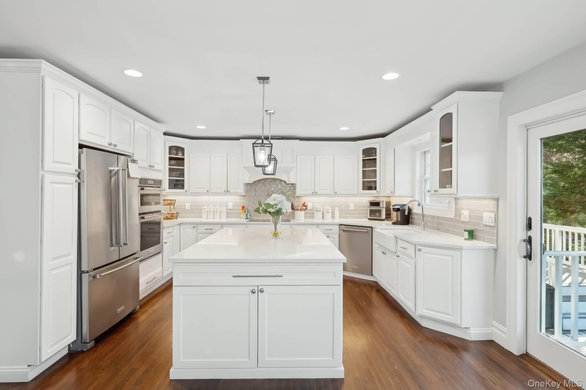 #8 photo, 47 Bathing Beach Road, 롱 아일랜드 Southampton , NY 11968