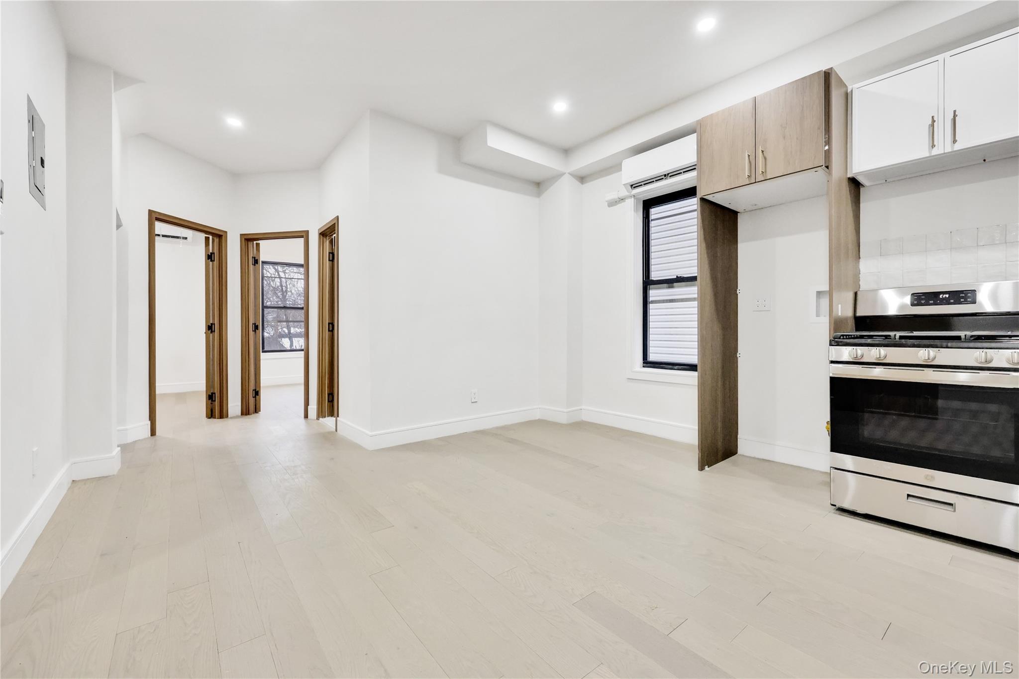 #15 photo, 1024 East 226 Street, Bronx , NY 10466